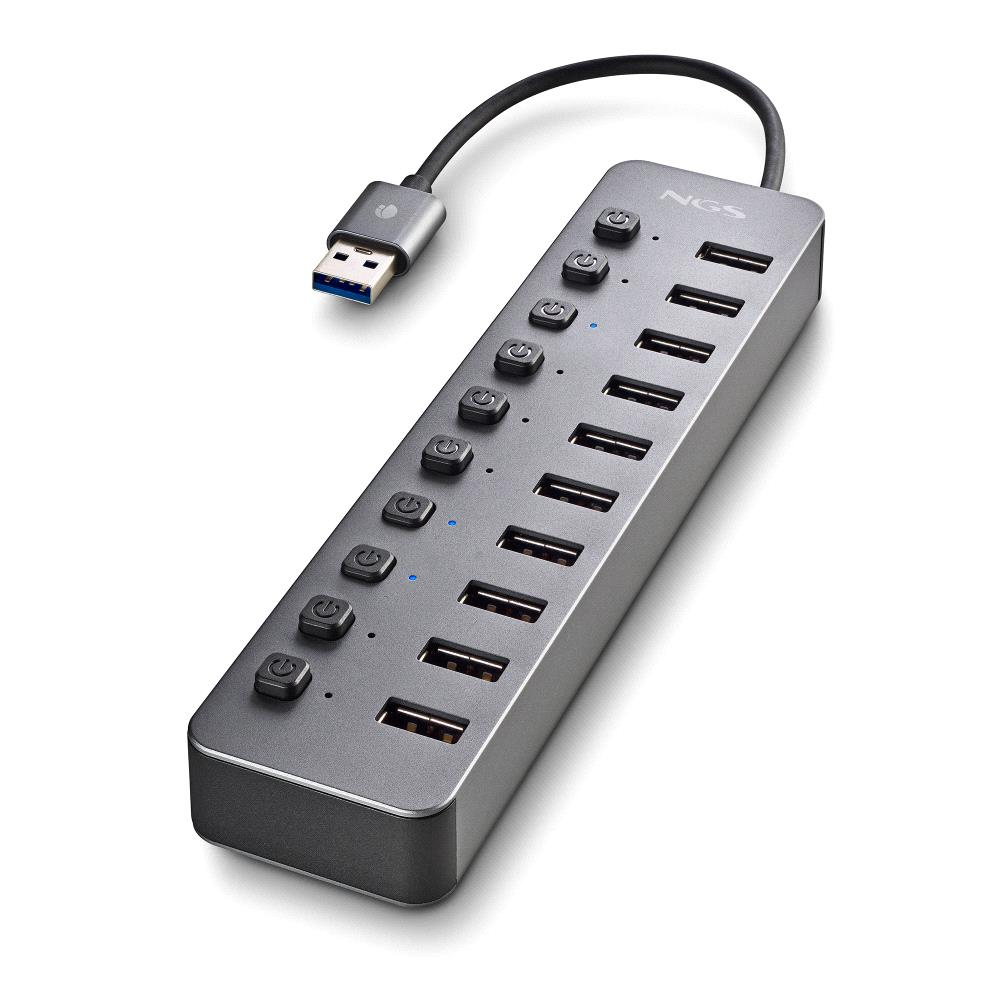 Ein grauer USB-Hub mit mehreren Anschlüssen und Ein-Aus-Schaltern. Ein USB-Kabel verbindet ihn mit einem USB-A-Anschluss.