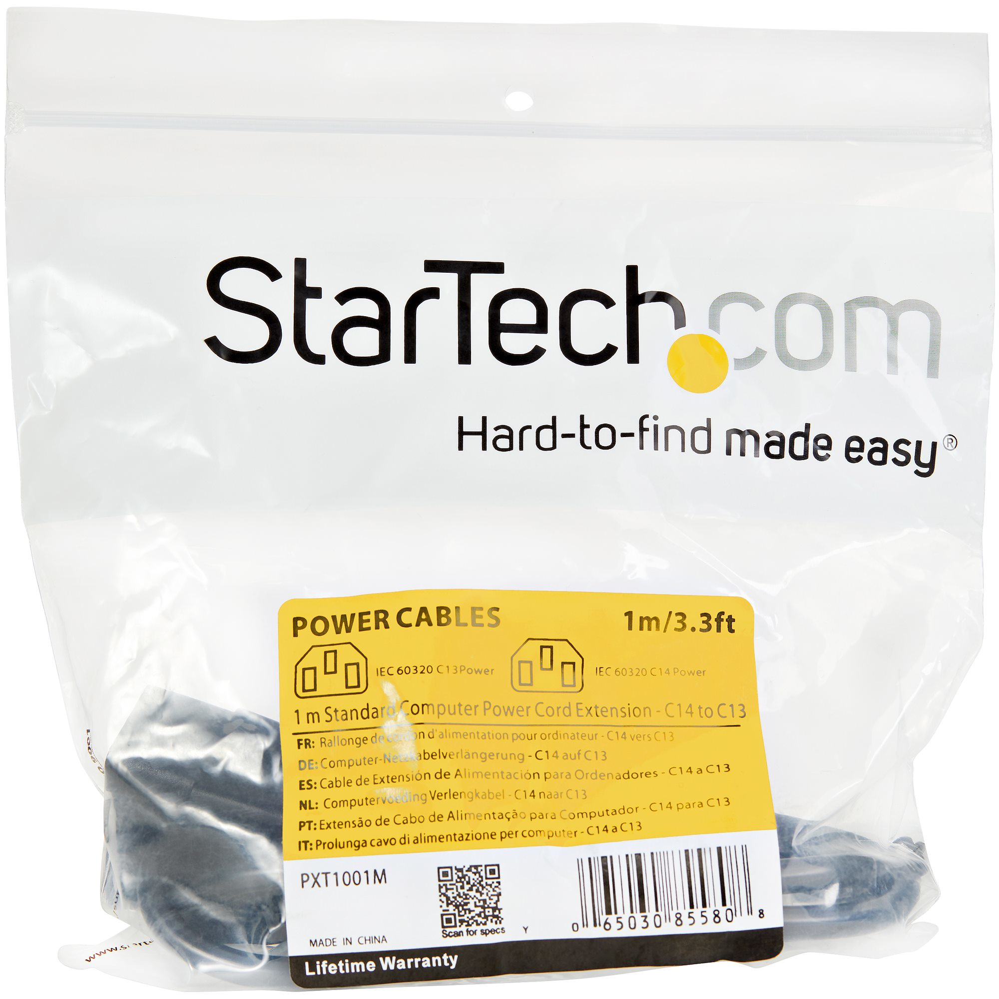 Un paquete de plástico transparente que contiene un cable de extensión de alimentación negro. El paquete tiene el logotipo de StarTech.com.