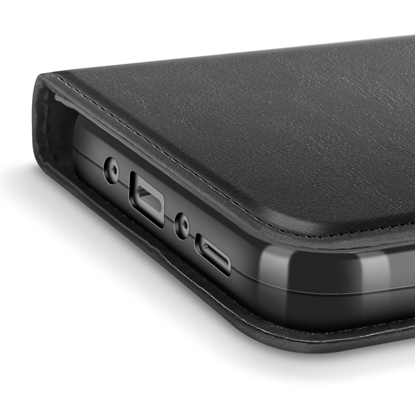 Primo piano di una custodia nera per telefono con porte visibili. La custodia ha una superficie strutturata e su sfondo bianco.