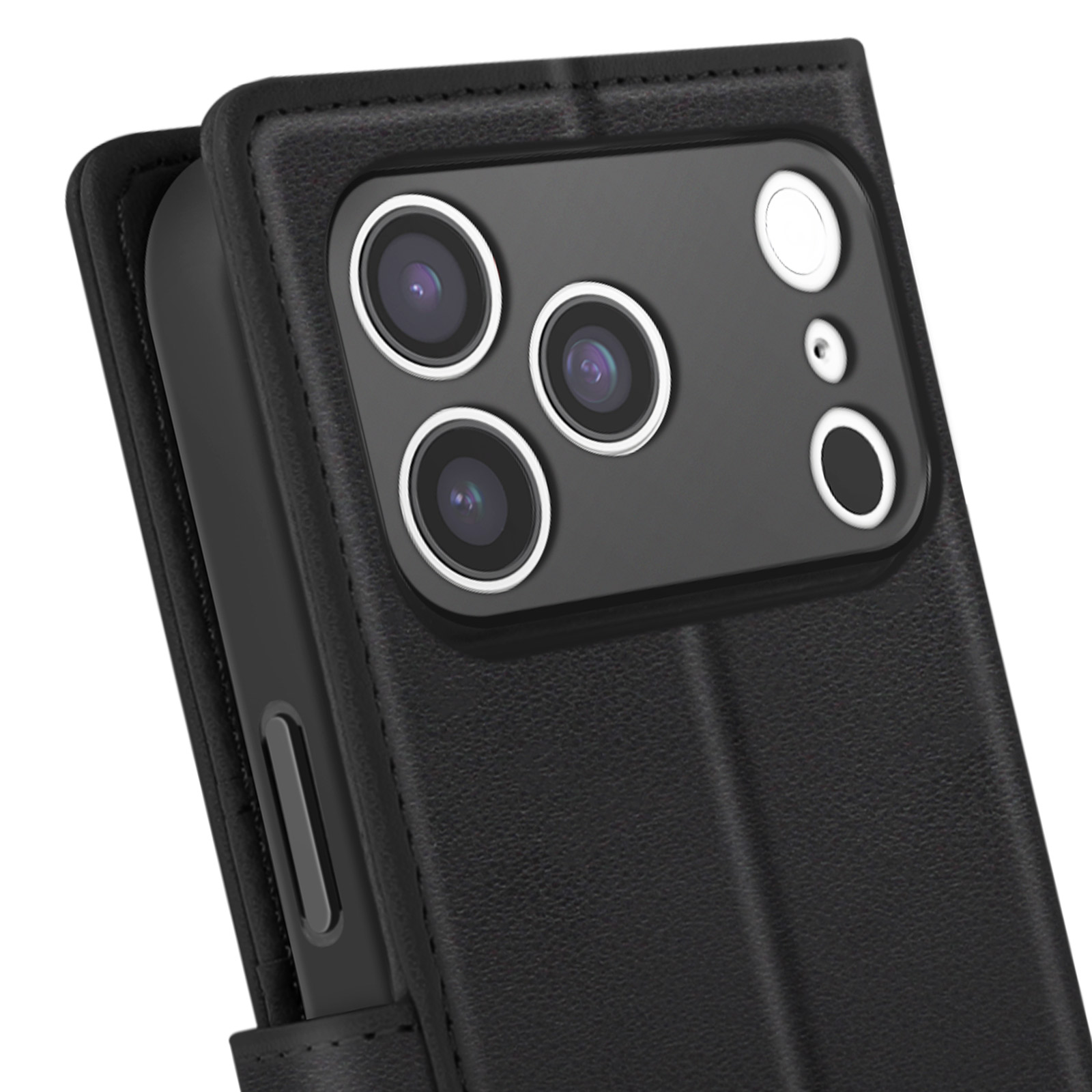 Gros plan d'un étui de téléphone noir avec plusieurs objectifs et un fond blanc.