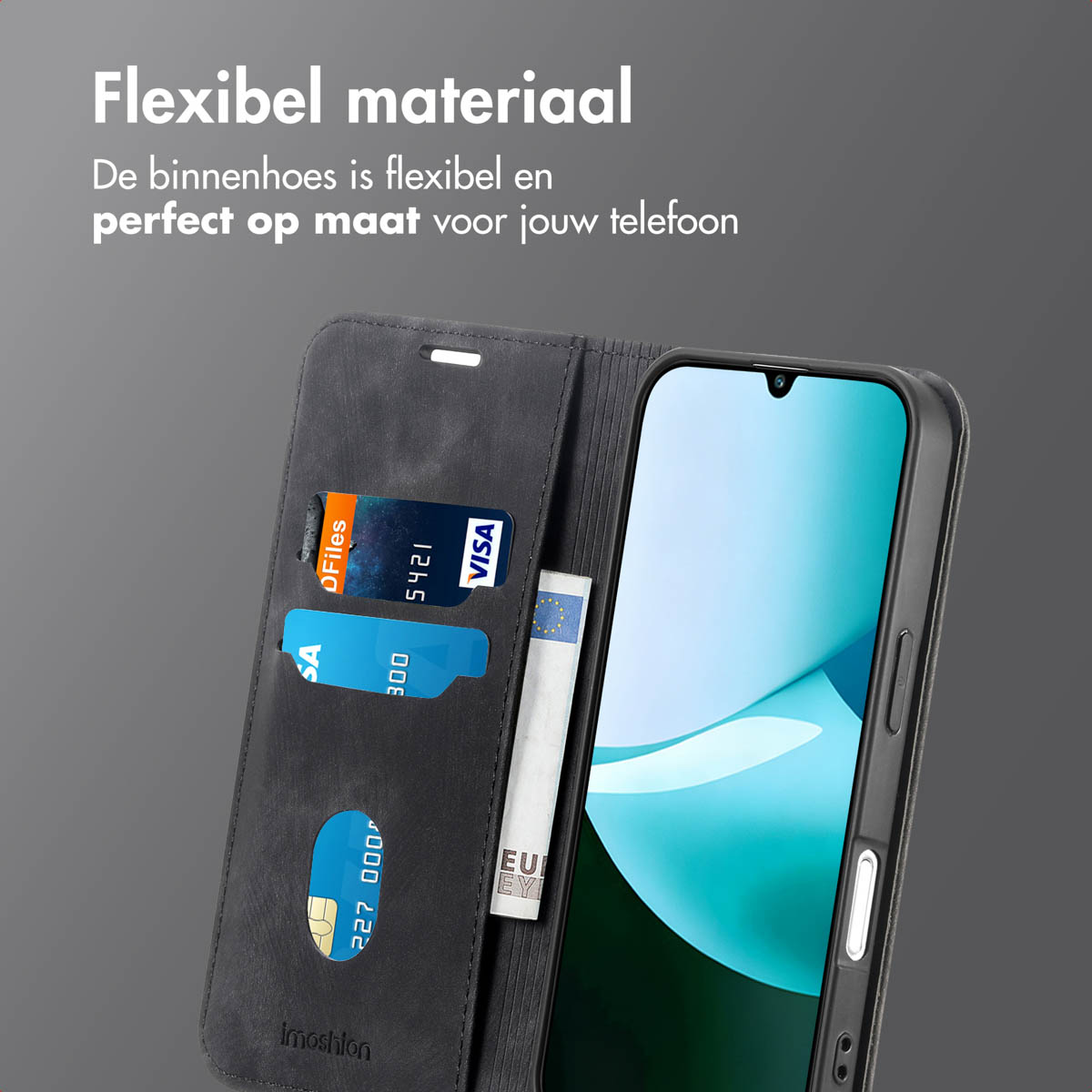 Een telefoonhoesje met een telefoon erin, creditcards en een biljet. De hoes is zwart. Het scherm is turquoise. Tekst in het Nederlands.