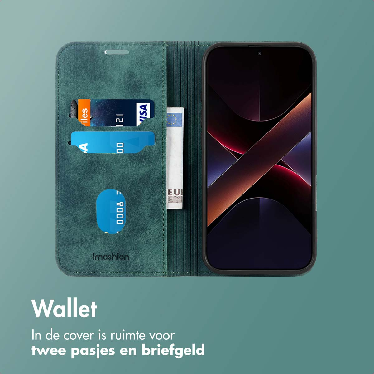 Een groene portemonneehoes met een telefoon. De hoes bevat kaarten en geld. De telefoon heeft een donker scherm.
