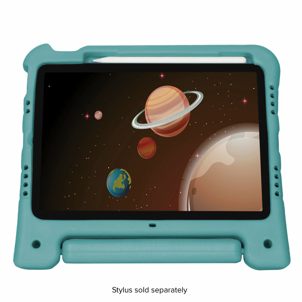 Tableta en una funda color turquesa, mostrando una escena espacial con planetas y estrellas. Un lápiz óptico descansa encima. Lápiz óptico se vende por separado.