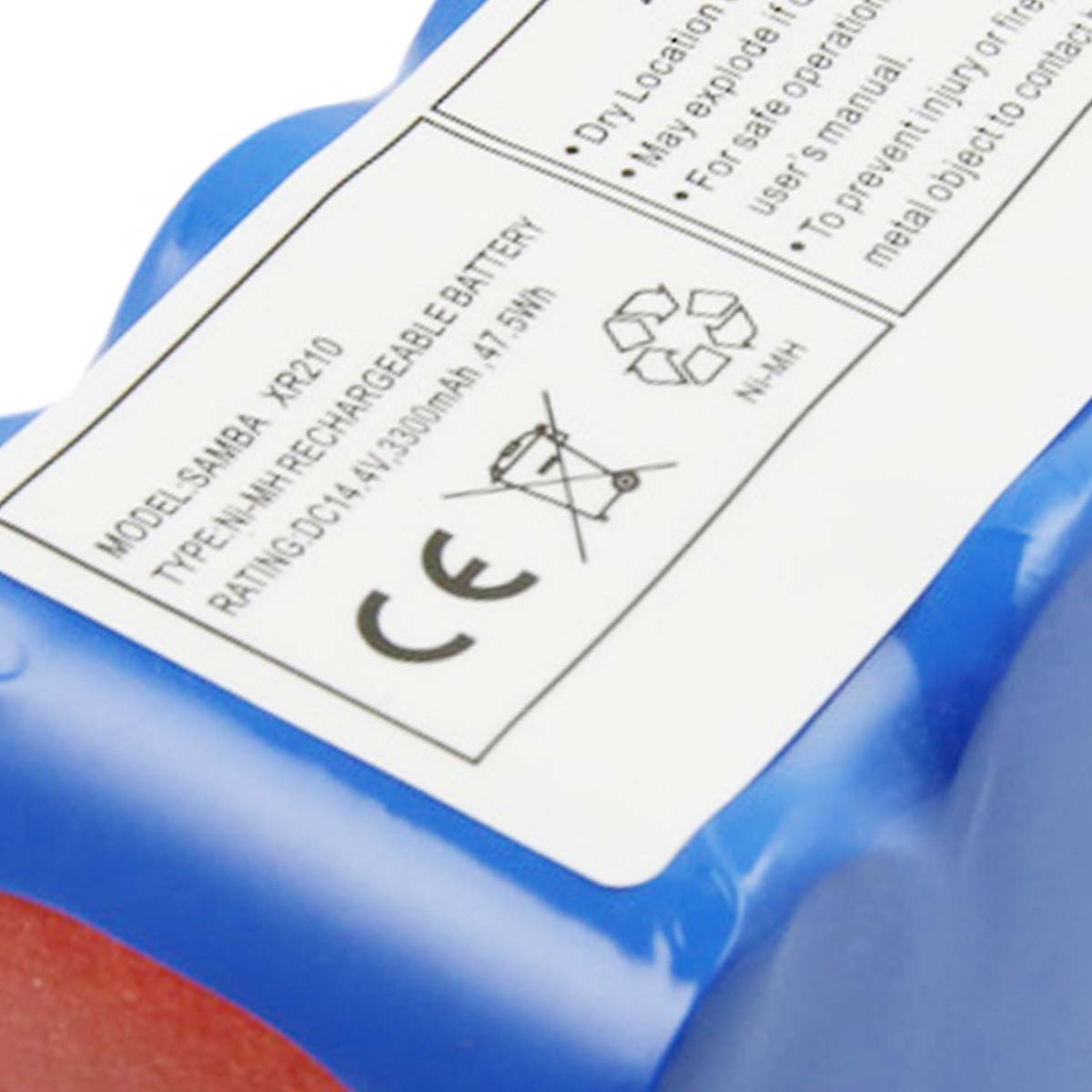 Nahaufnahme eines Batterieetiketts mit Text und Symbolen. Blau und Weiß dominieren. Text enthält Modell, Typ und Warnsymbole.