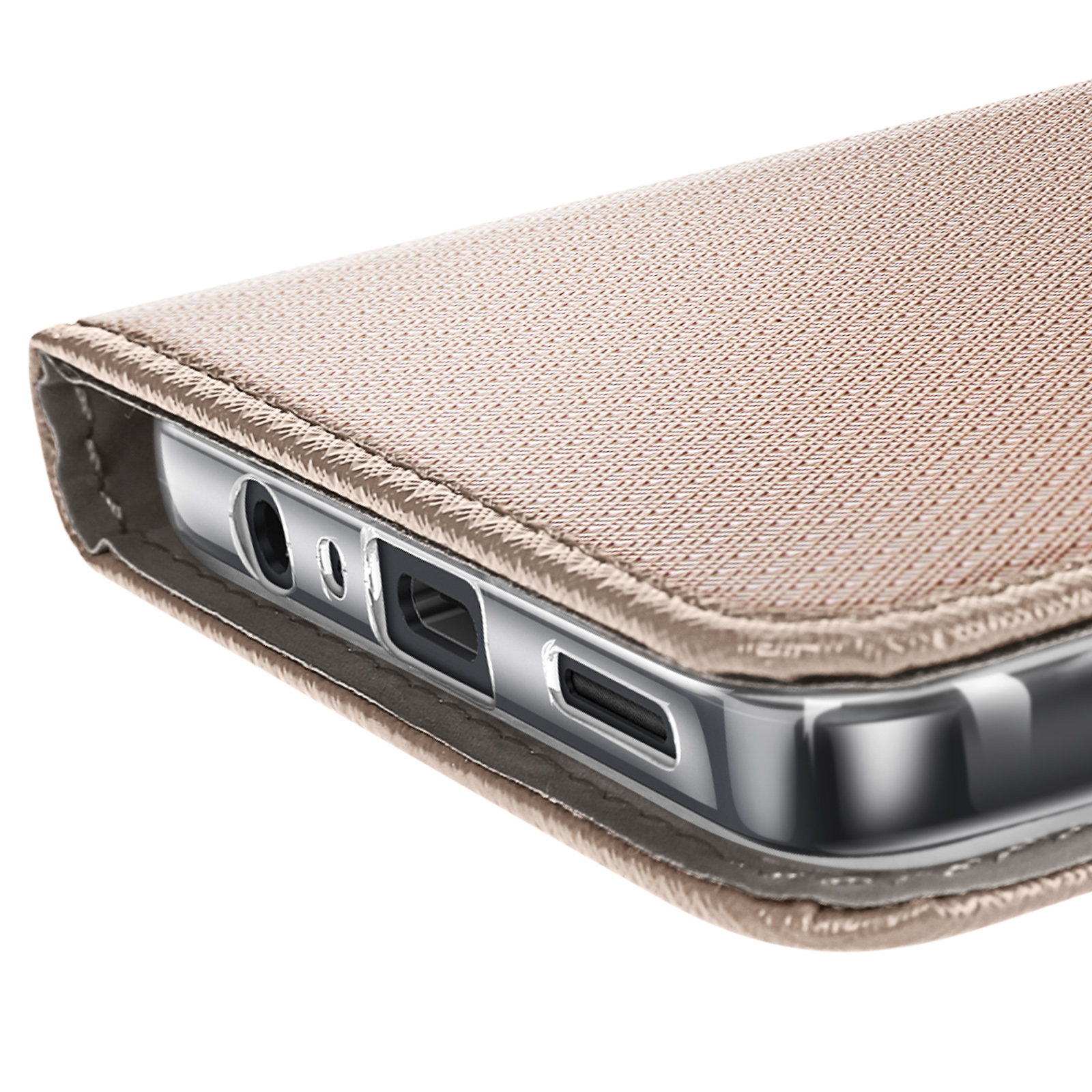 Primo piano di una custodia per telefono. La custodia è beige con una superficie strutturata, che mostra le porte e i bordi del telefono.