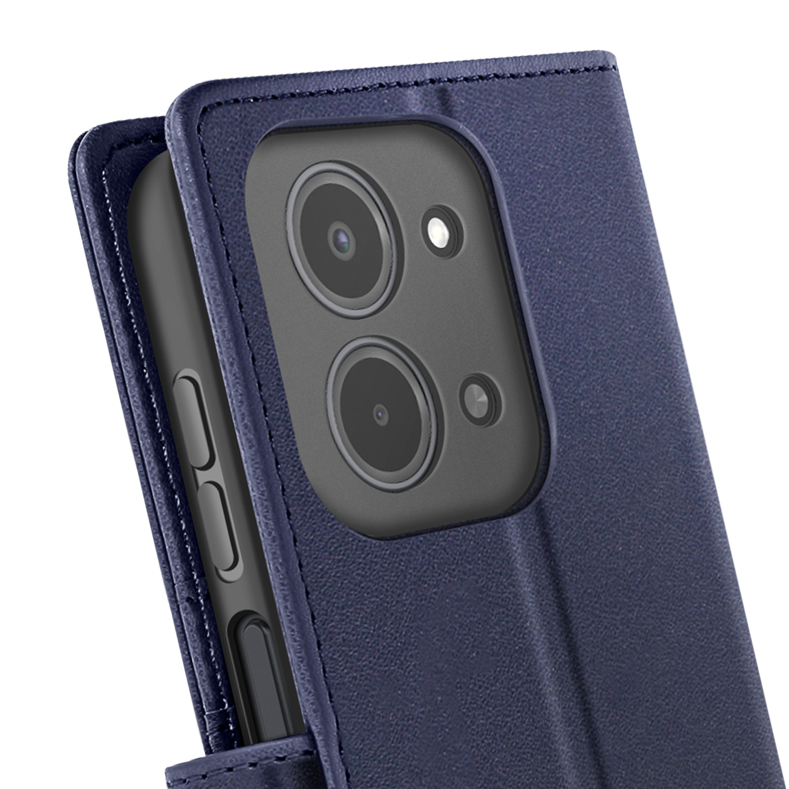 Gros plan sur un étui de téléphone bleu foncé. L'appareil photo et les boutons du téléphone sont visibles.