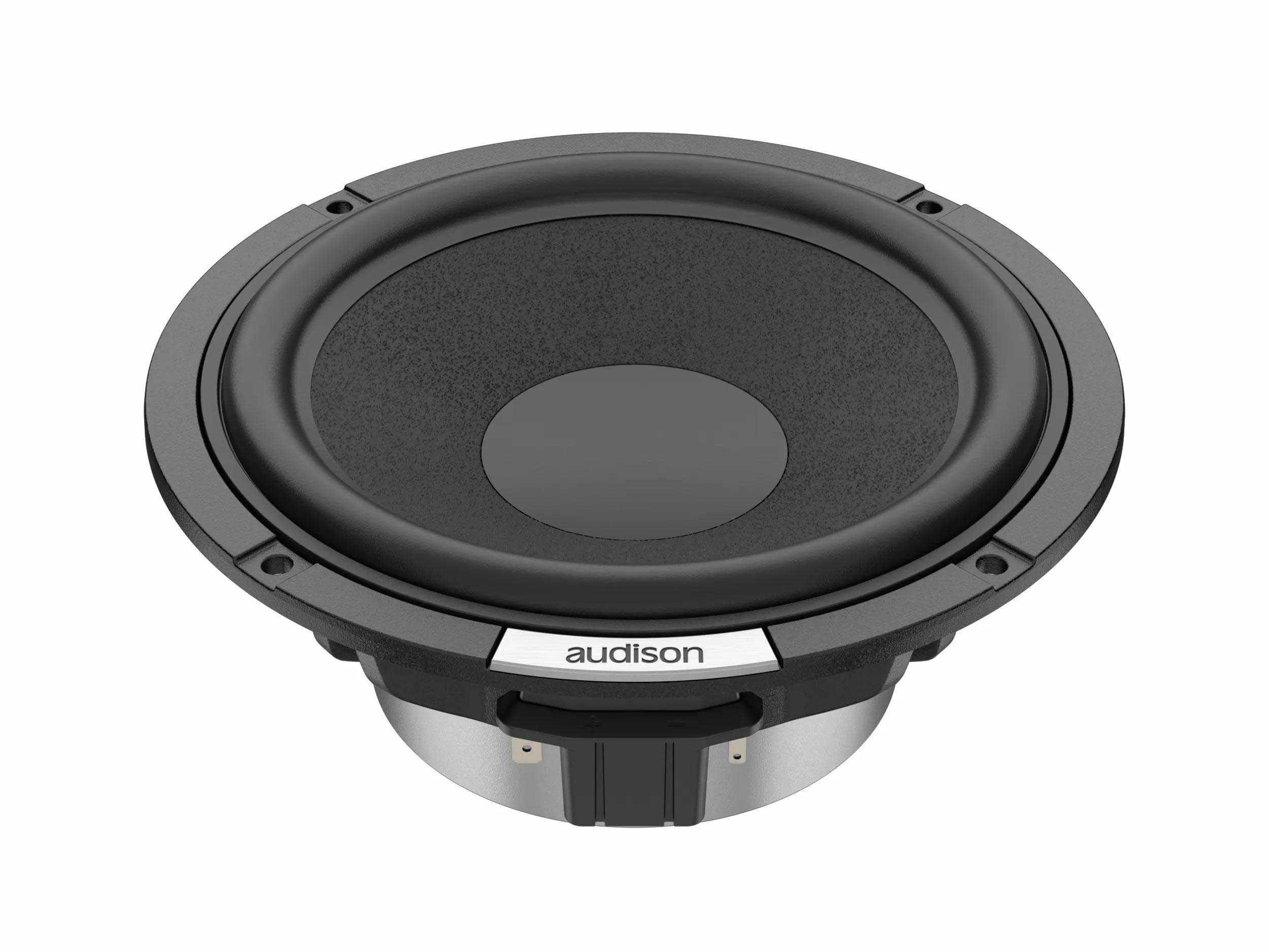 Ein schwarzer Audison-Subwoofer-Lautsprecher auf weißem Hintergrund. Er hat einen schwarzen Konus und einen silbernen Rahmen.