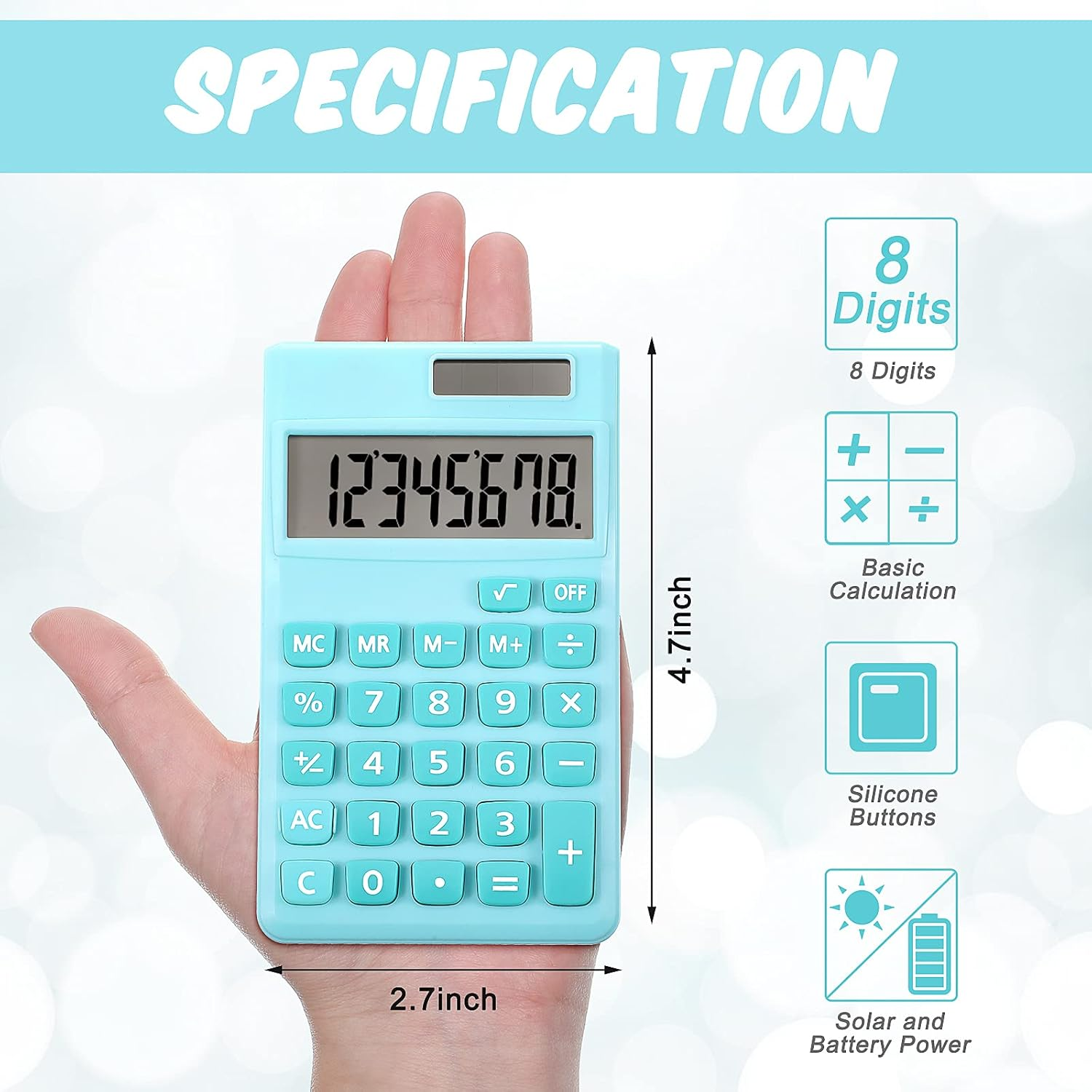 Eine Hand hält einen hellblauen Taschenrechner mit der Anzeige '12345678'. Merkmale sind 8 Ziffern, Silikontasten und Solar-/Batteriestrom.