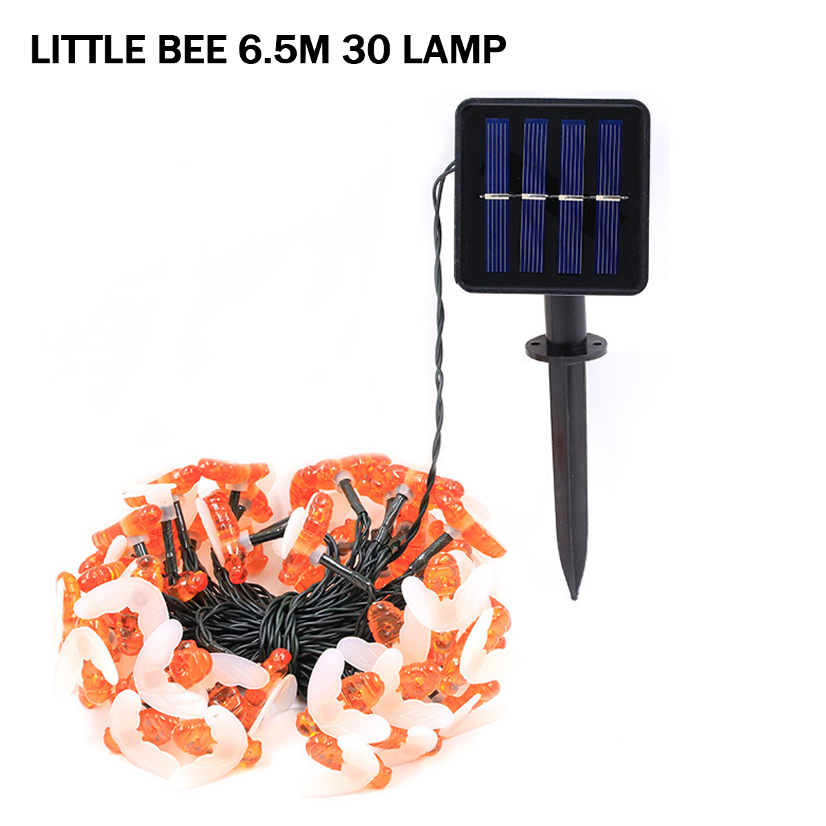 Solarbetriebene Lichterkette mit orangefarbenen bienenförmigen Lampen. Rechts ein schwarzes Solarpanel. Weißer Hintergrund.