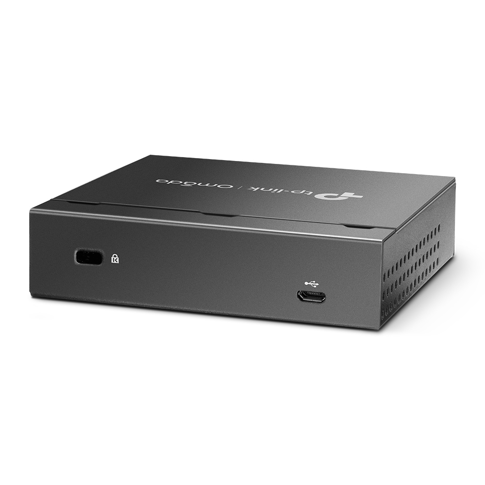 Koyu gri bir TP-Link Omada cihazı. Bir USB bağlantı noktası, bir kilit sembolü ve bir dizi havalandırma deliği bulunur. Üst kısımda logo vardır.