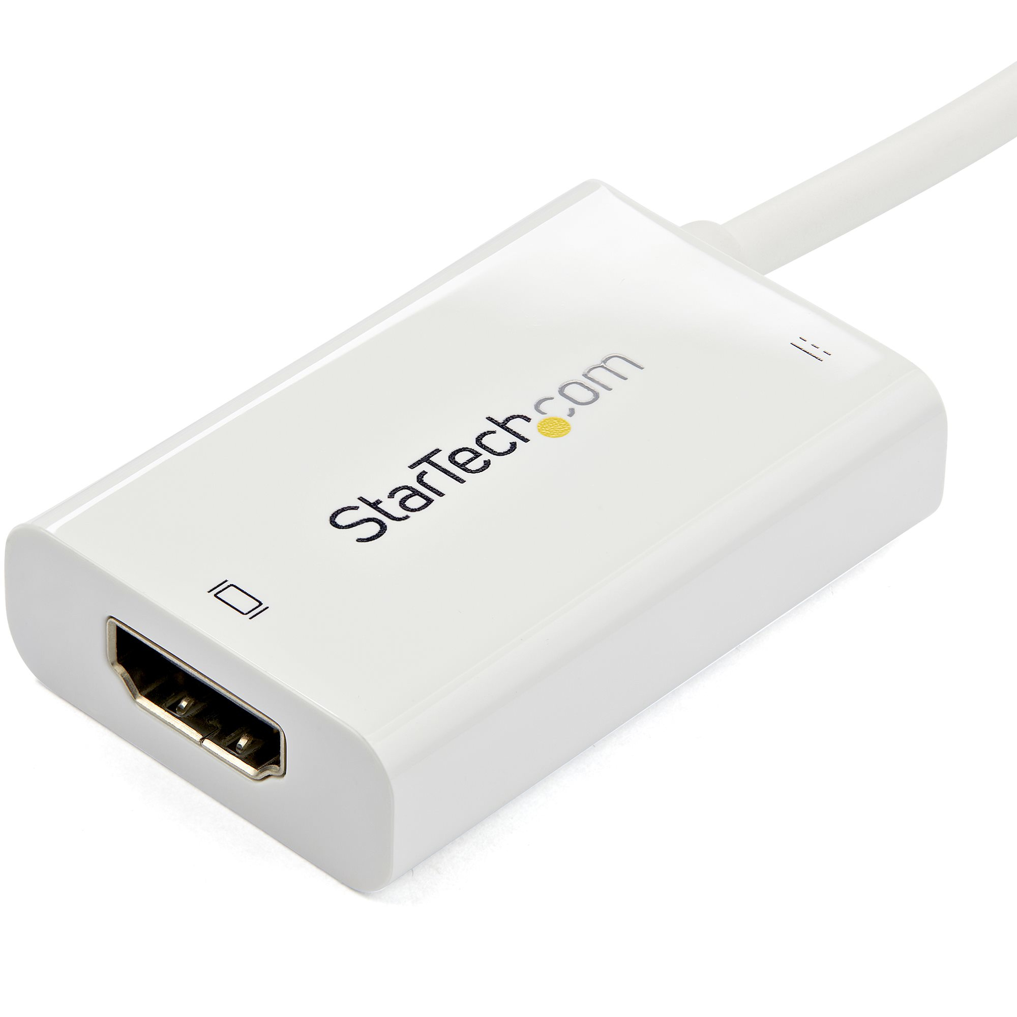Un adaptador HDMI StarTech blanco con cable blanco, sobre superficie blanca. El logotipo es visible.