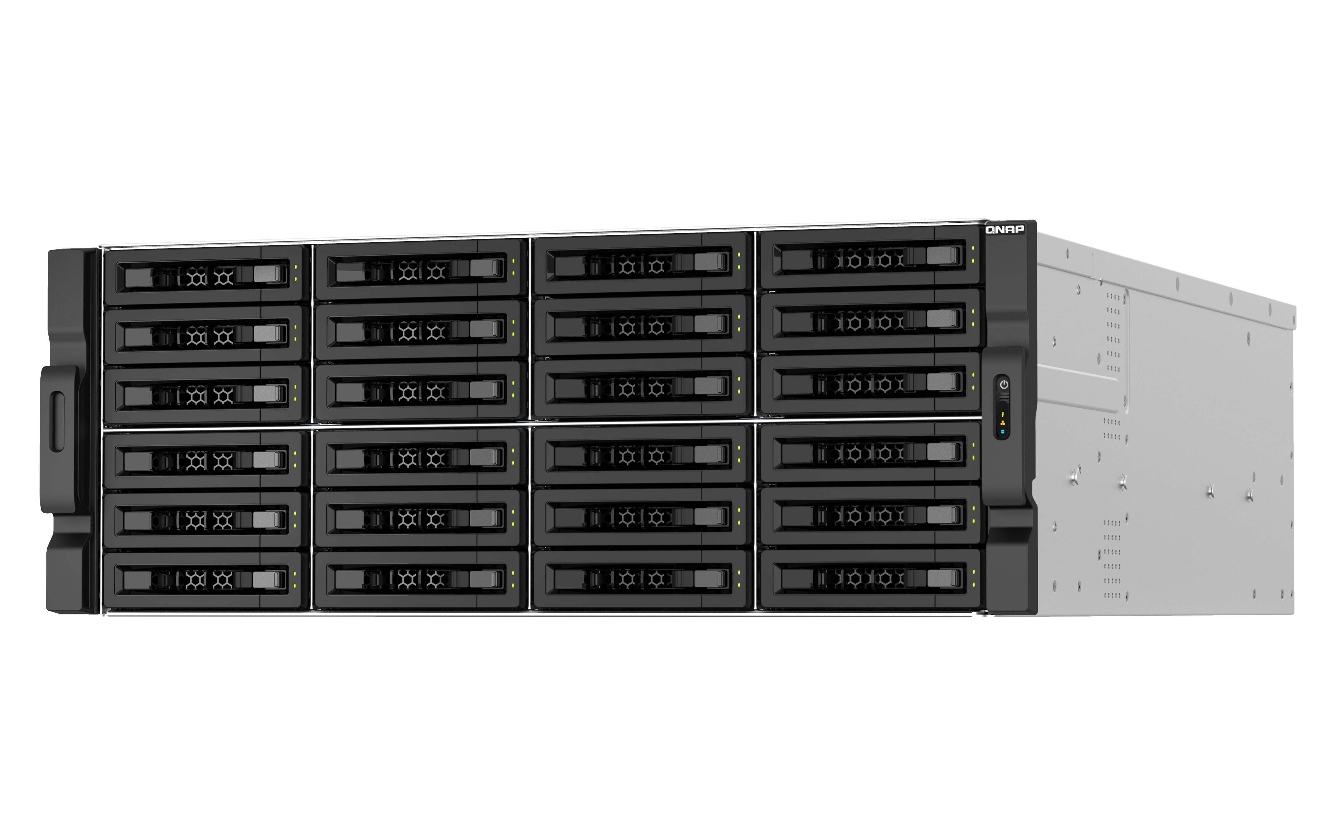 Ein QNAP-Server mit mehreren Laufwerksschächten. Der Server ist schwarz und silber. Der Hintergrund ist weiß.