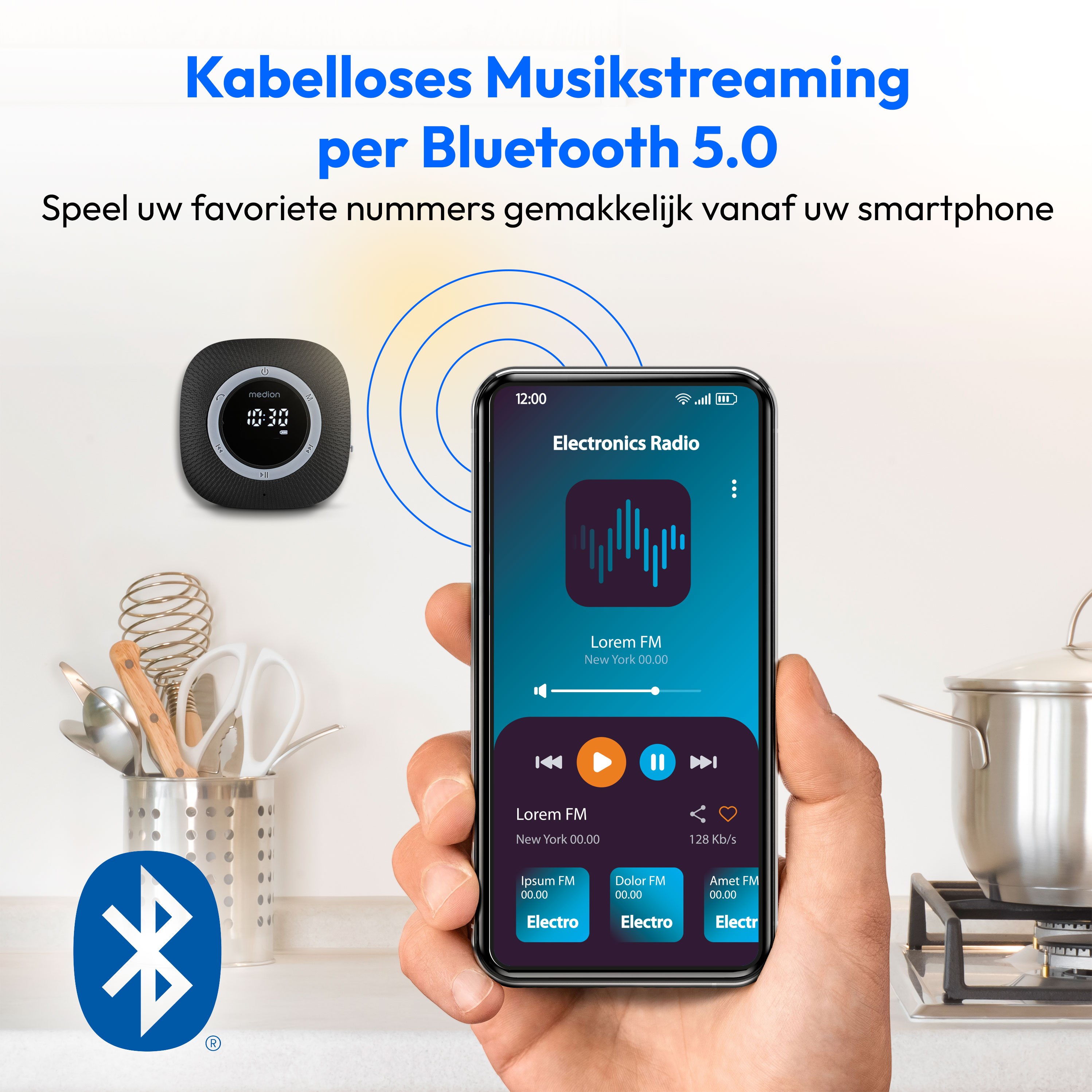Hand hält Smartphone mit Musikwiedergabe. Auch Radiowecker und Bluetooth-Logo sichtbar.