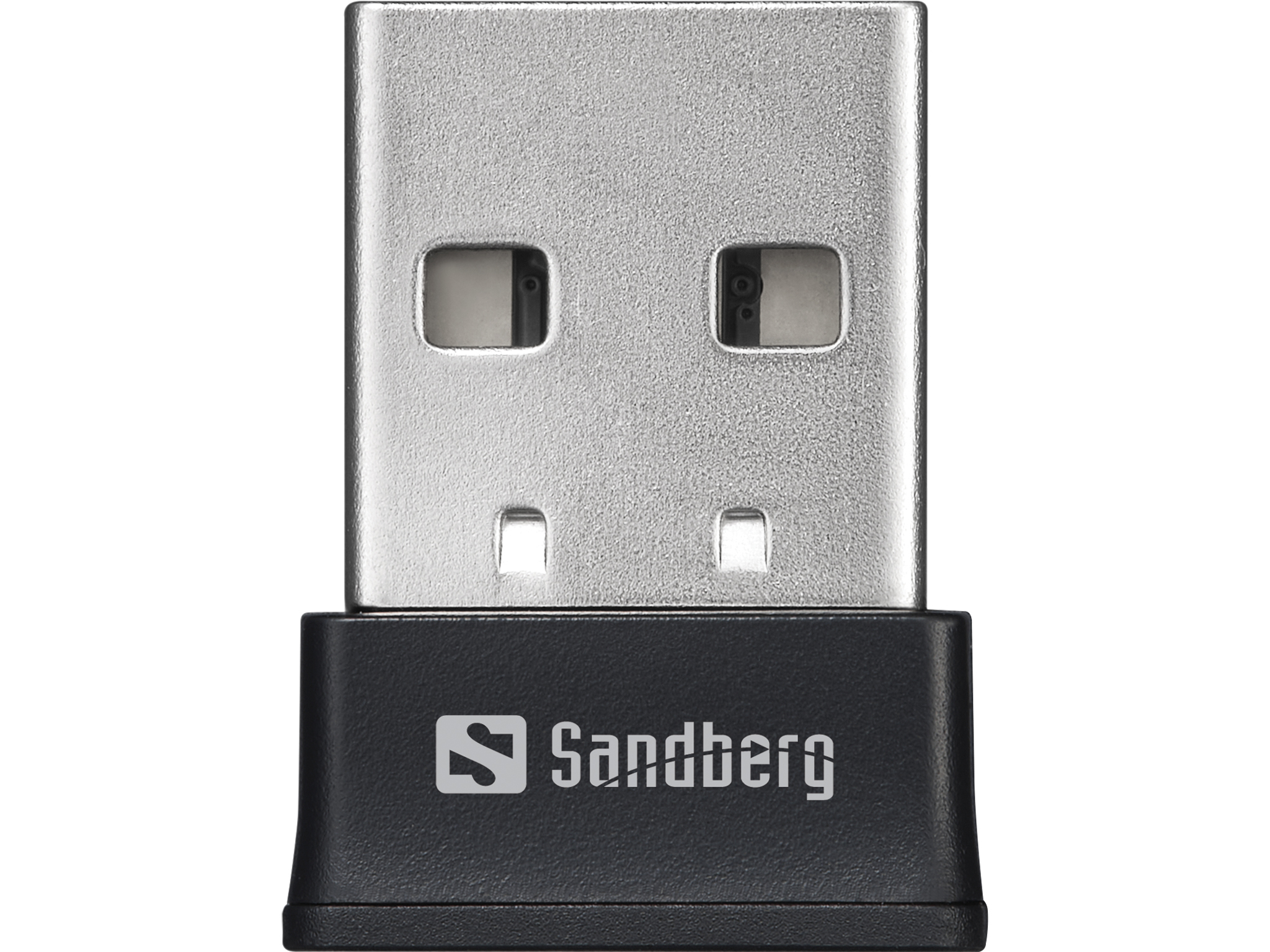 Klucz USB Sandberg. Srebrna metalowa góra z dwoma prostokątnymi otworami. Czarna podstawa z logo Sandberg.