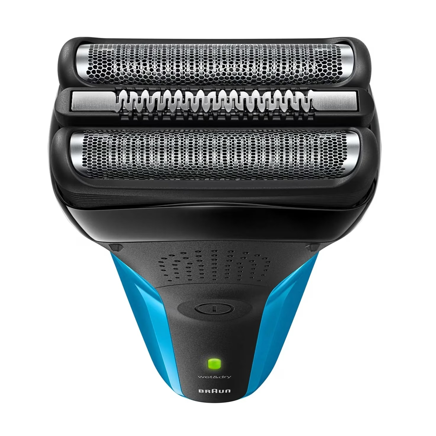 Gros plan sur un rasoir électrique. Il a des sections noires et bleues avec une grille argentée et des lames. La marque est Braun.