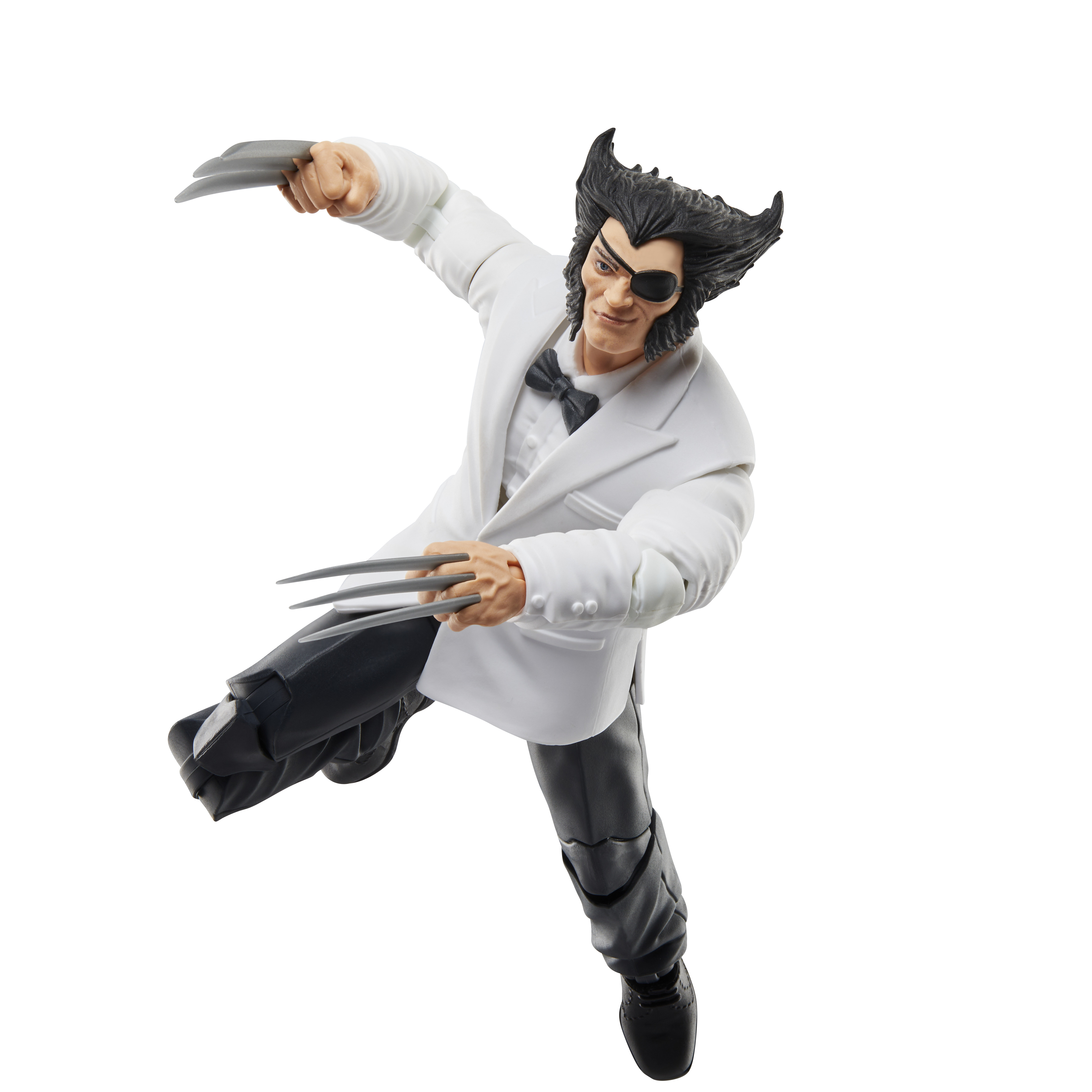 Action figure di Wolverine in abito bianco, pantaloni neri e benda sull'occhio, artigli estesi. Isolato su sfondo bianco.
