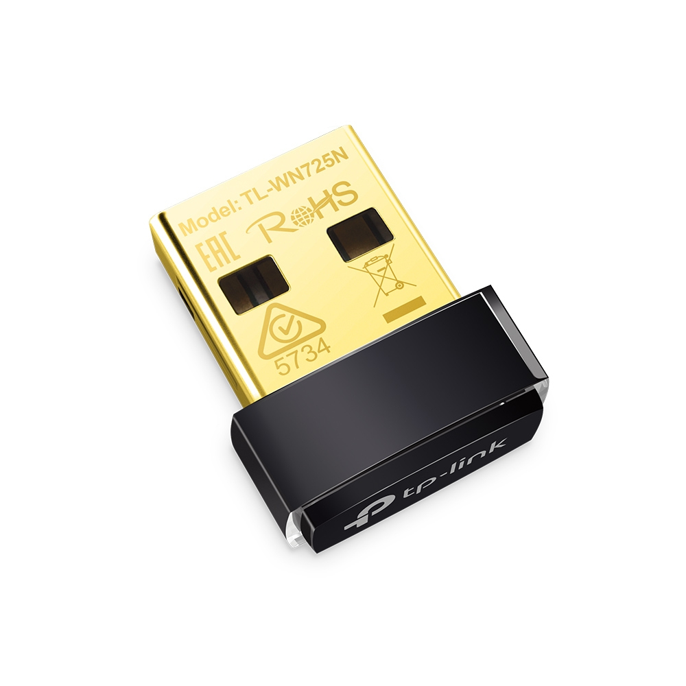 Un adaptador wifi USB TP-Link dorado y negro. La sección dorada tiene información del modelo y logotipos. La parte negra tiene el logotipo de TP-Link.