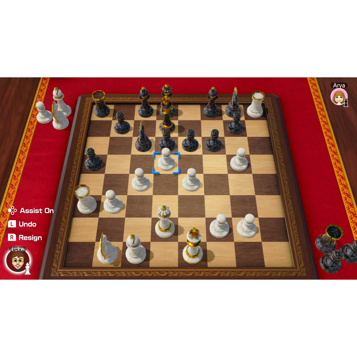 Szachownica z ustawionymi figurami. Białe figury w dół, czarne w górę. Interfejs gry widoczny.