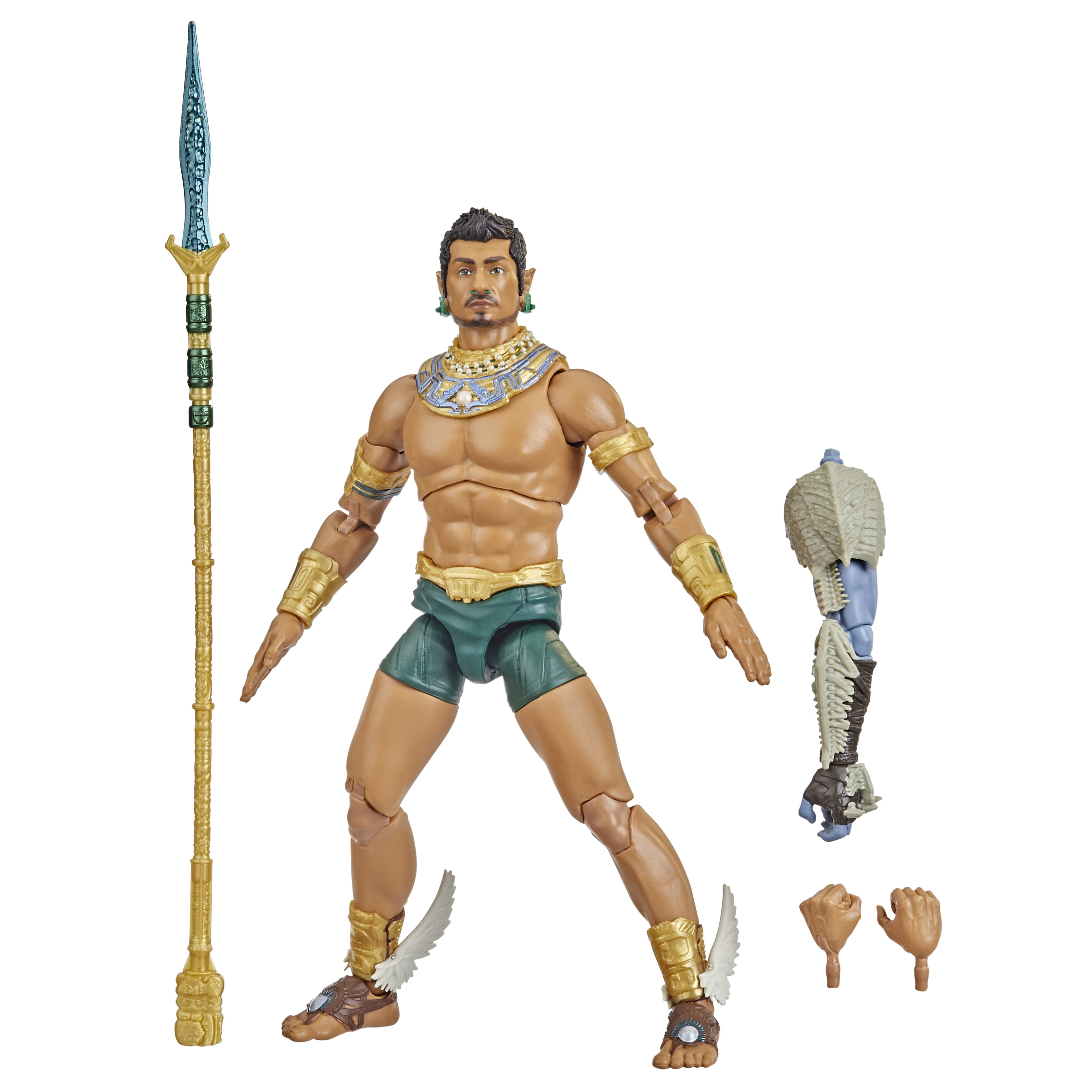 Action figure di un uomo con lancia e braccio extra, mani. Ha ornamenti oro e verdi e pantaloncini verdi.