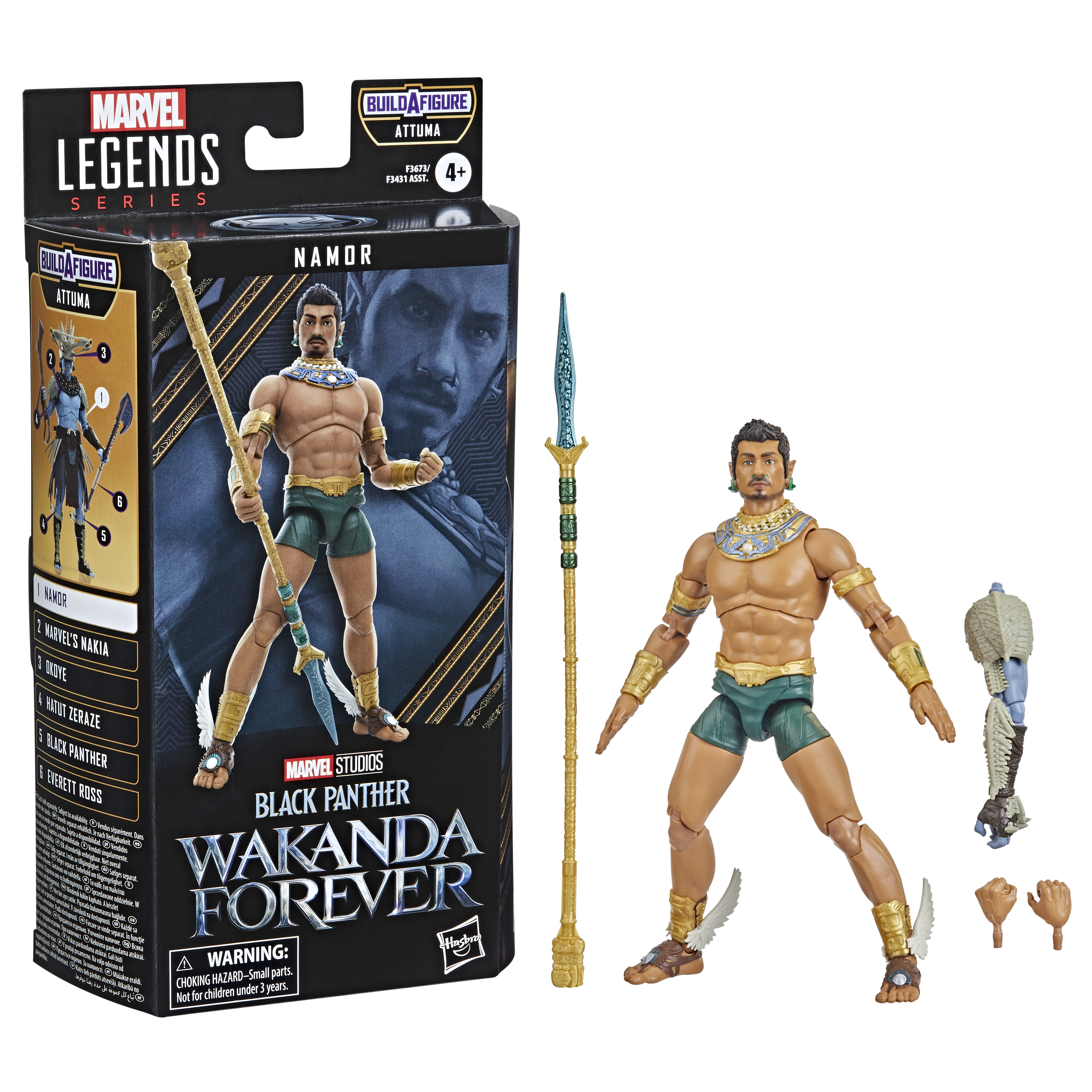 Action figure di Namor con lancia, accessori e scatola. La figura è a torso nudo, indossa pantaloncini e ha accessori.