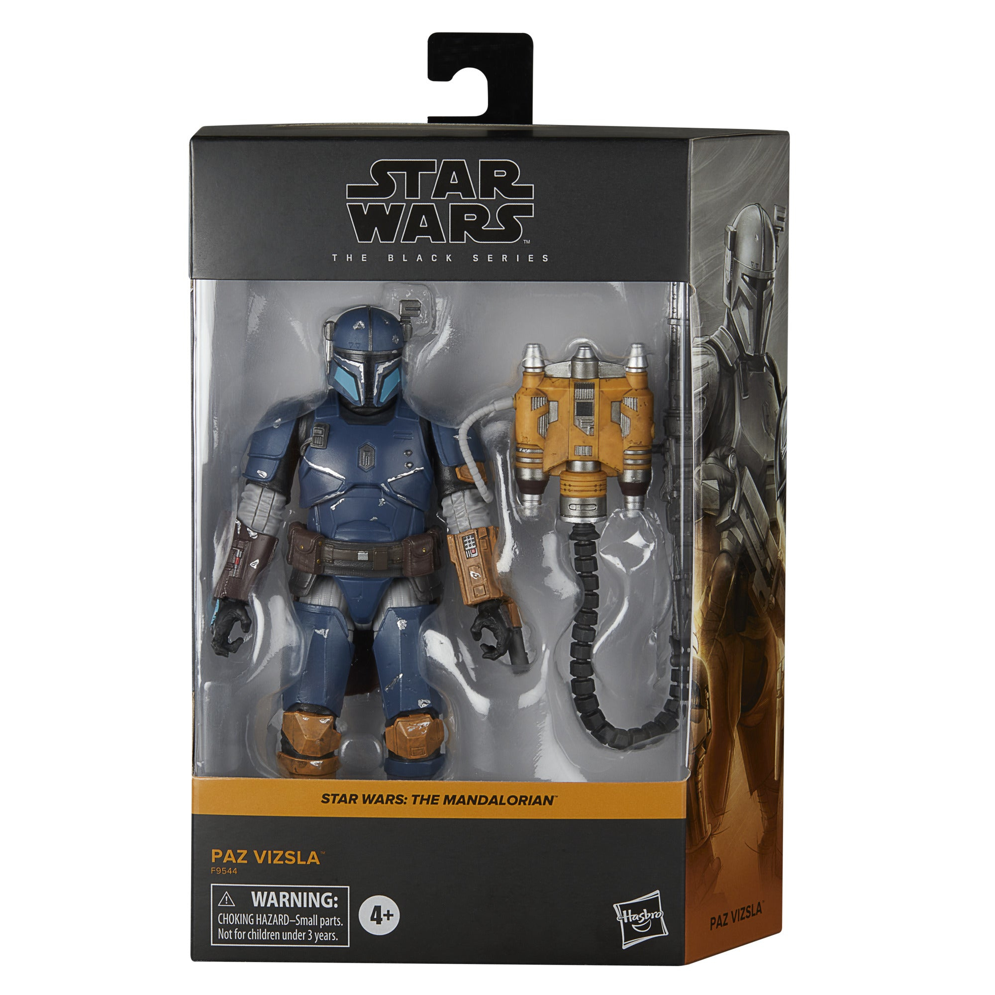 Una action figure di Star Wars Paz Vizsla in scatola. È blu e marrone, con un jetpack. La scatola dice 'The Mandalorian'.