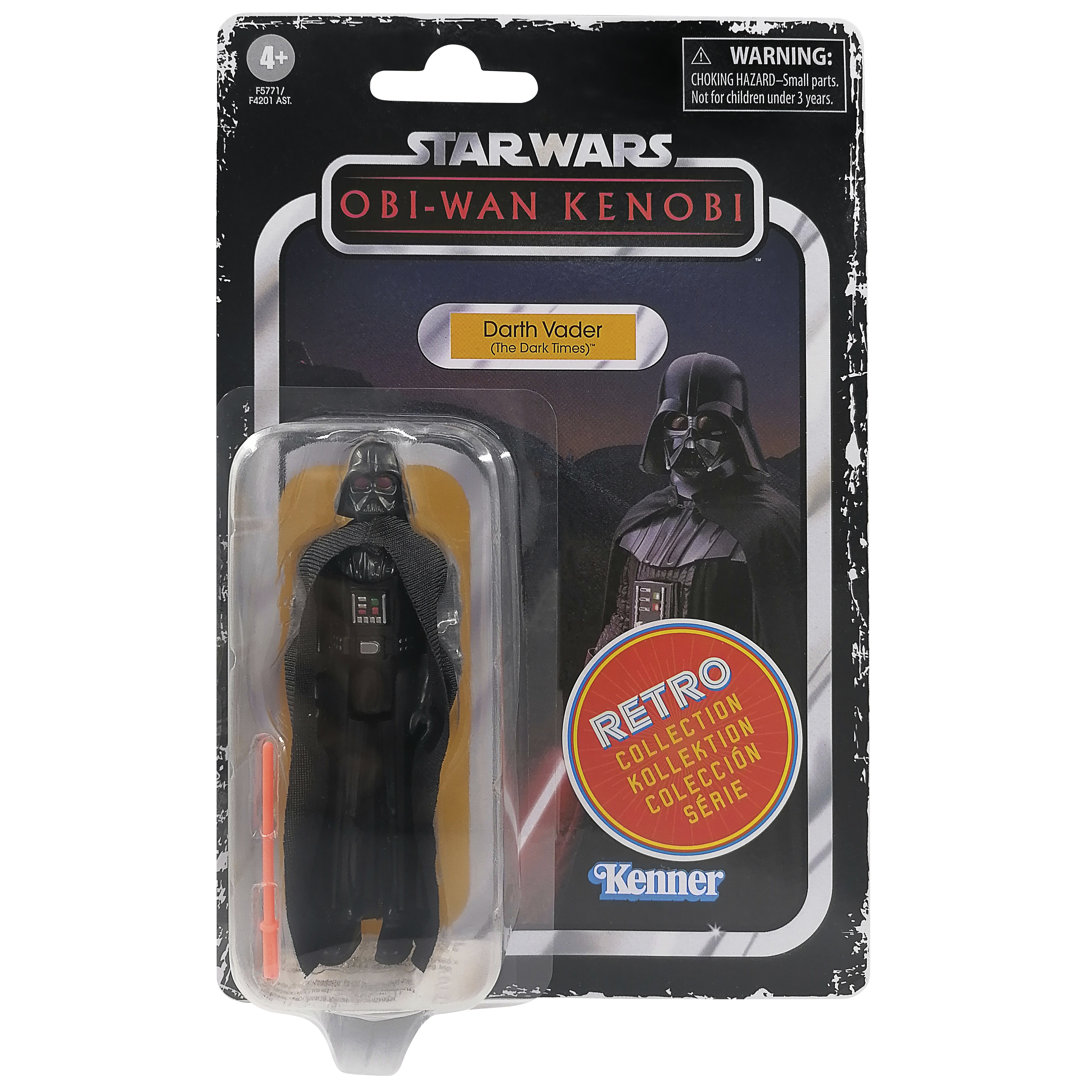 Action figure di Darth Vader in confezione. La confezione presenta il marchio Star Wars e un'etichetta di avvertimento.