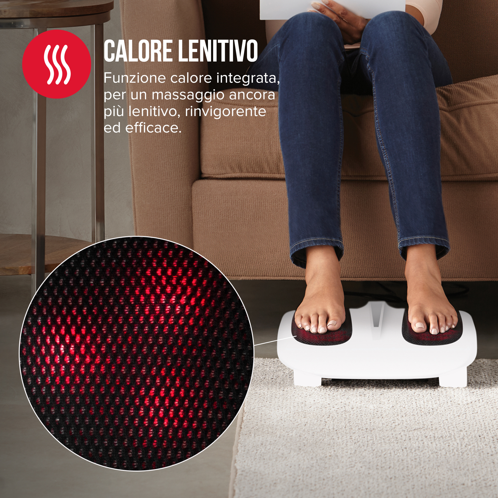 Pies de una persona sobre un masajeador de pies blanco con almohadillas rojas con calefacción. El texto dice Calore Lenitivo.