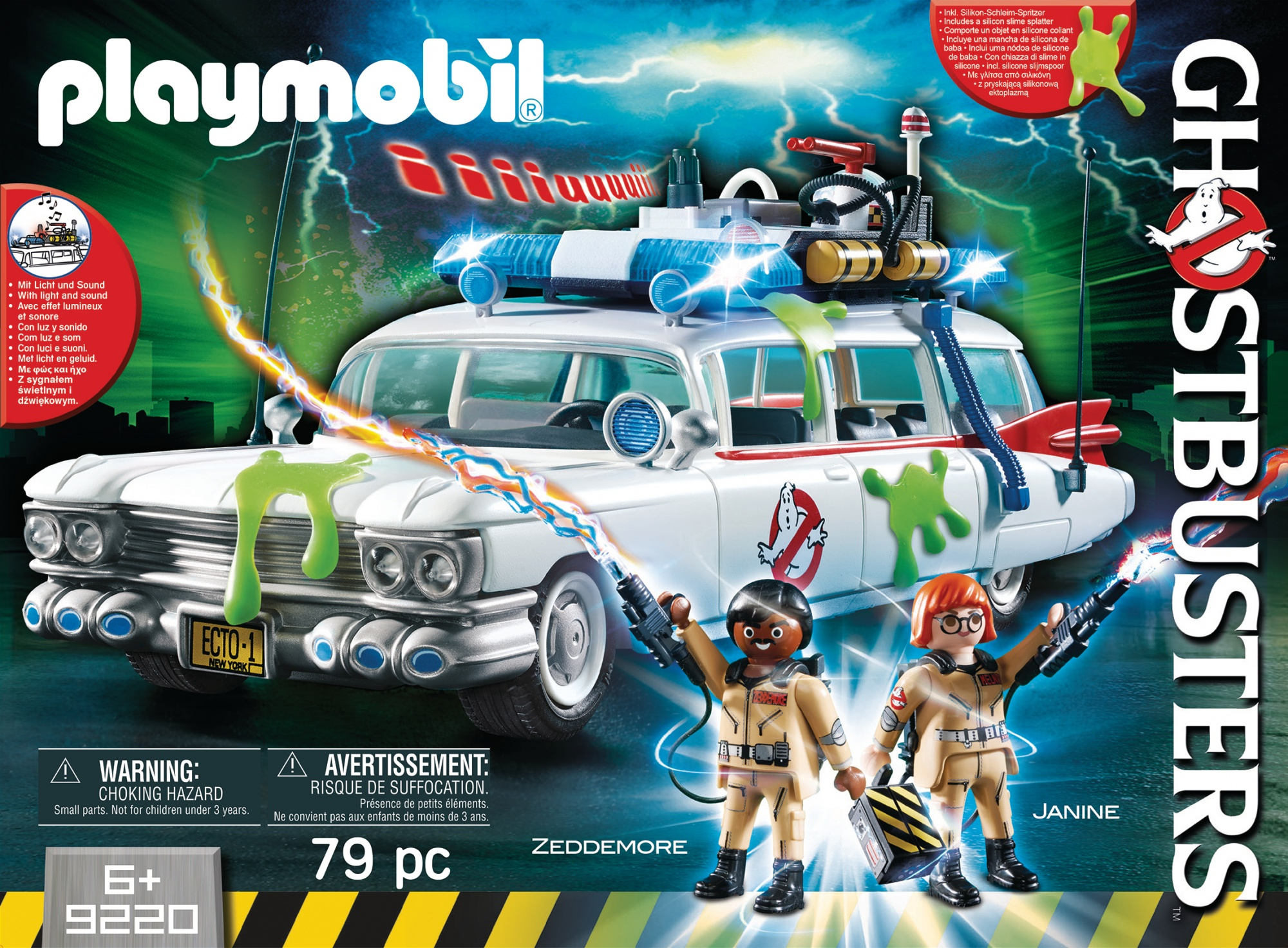Zestaw Playmobil Ghostbusters z samochodem Ecto-1, figurkami i akcesoriami. Samochód ma glut i jest pod burzliwym niebem.