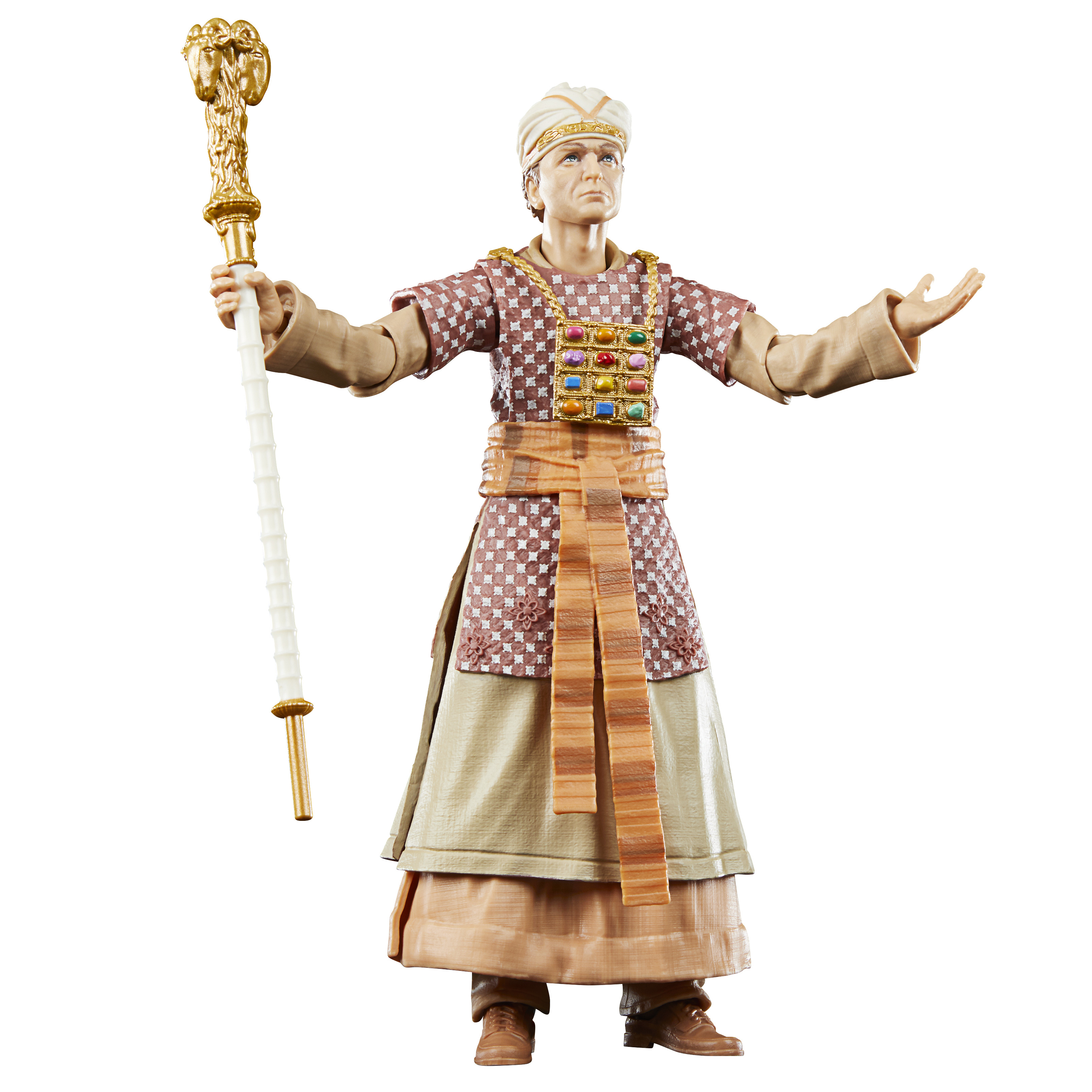 Figurina di un uomo in abito religioso con un bastone. Indossa un turbante e un pettorale con gemme.