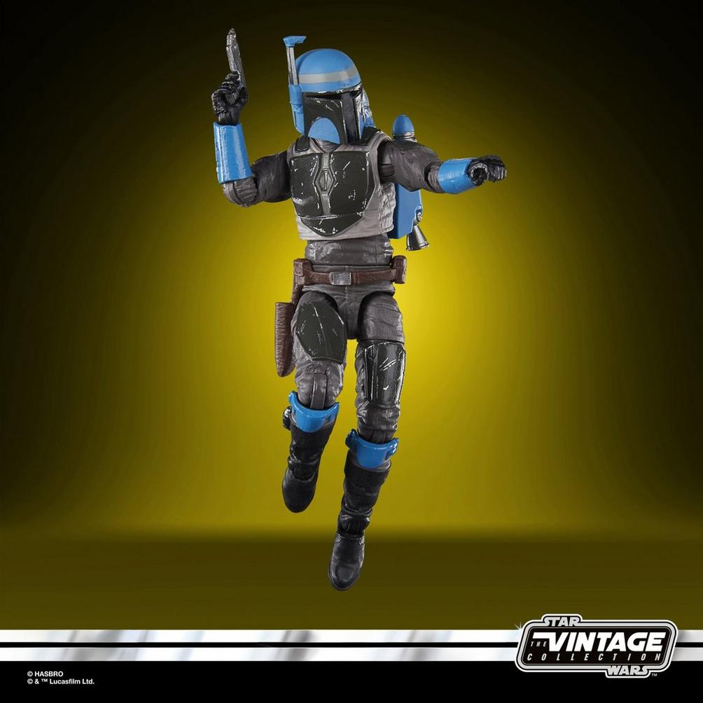 Dinamik bir pozda Star Wars aksiyon figürü, Boba Fett. Sarı-yeşil gradyan üzerinde, eski bir koleksiyon.
