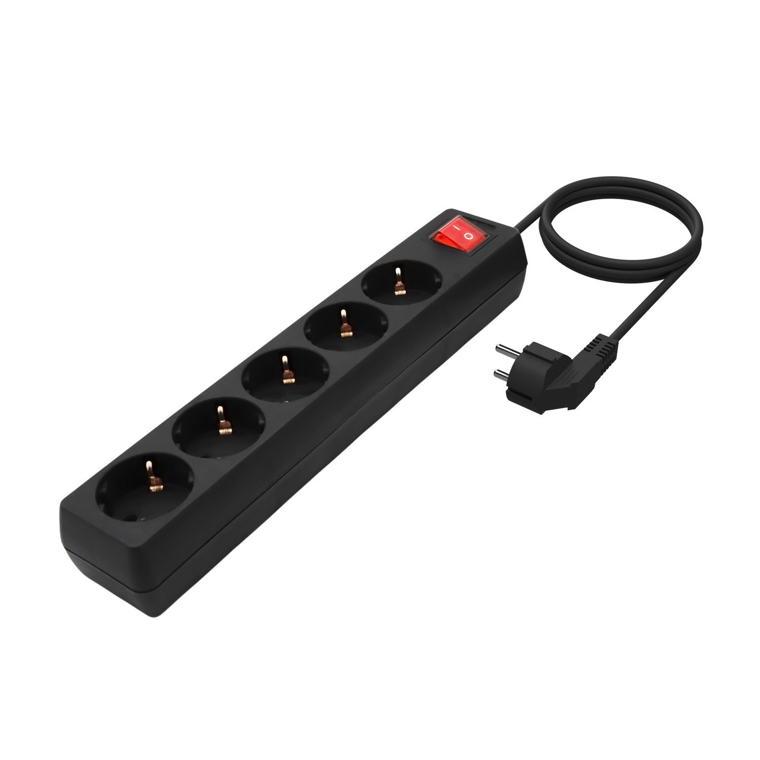 Una regleta negra con cuatro enchufes y un interruptor rojo de encendido/apagado. Un cable y un enchufe negros están conectados.
