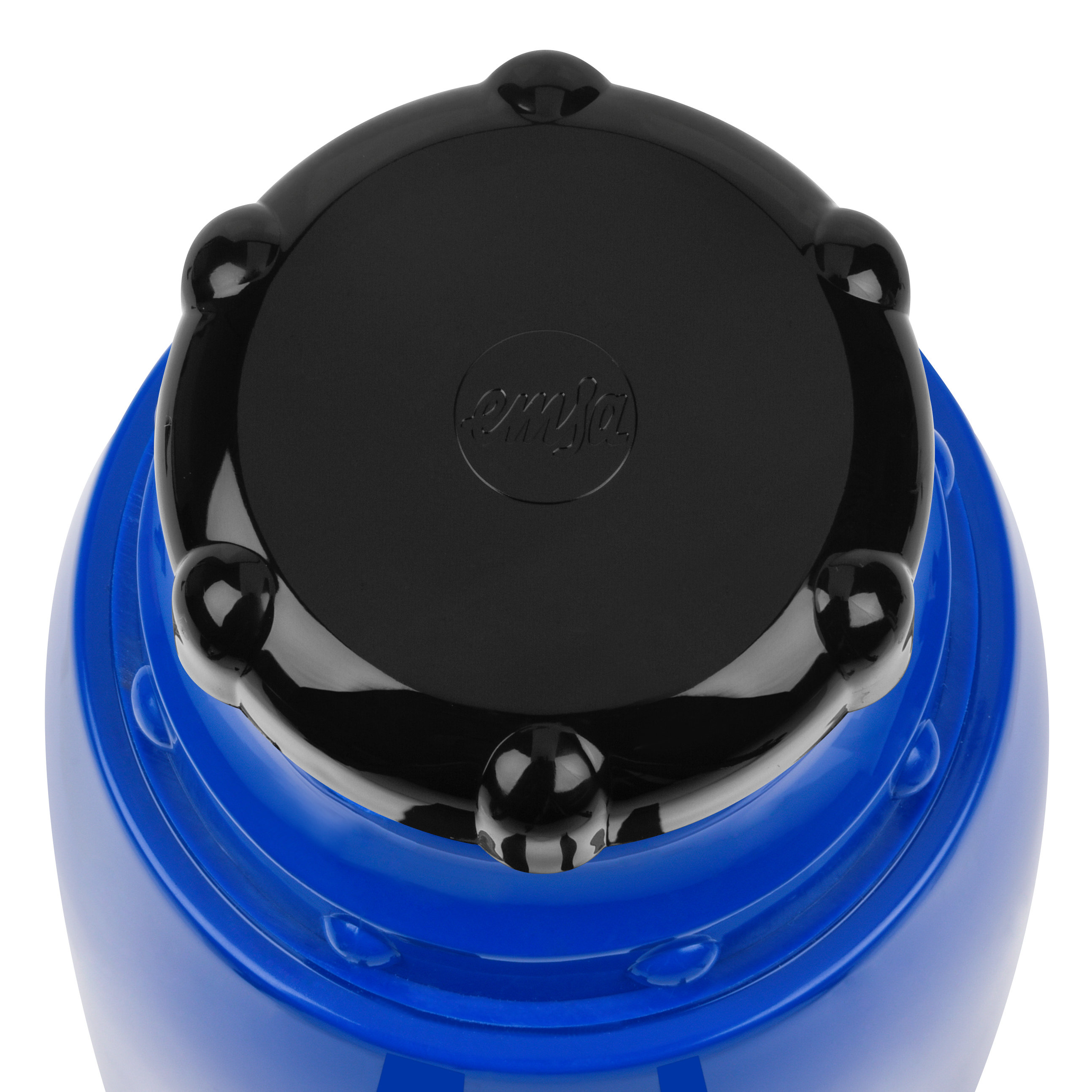 Draufsicht auf einen blau-schwarzen Kunststoffbehälter. Der schwarze Deckel hat ein Logo und mehrere abgerundete Formen.