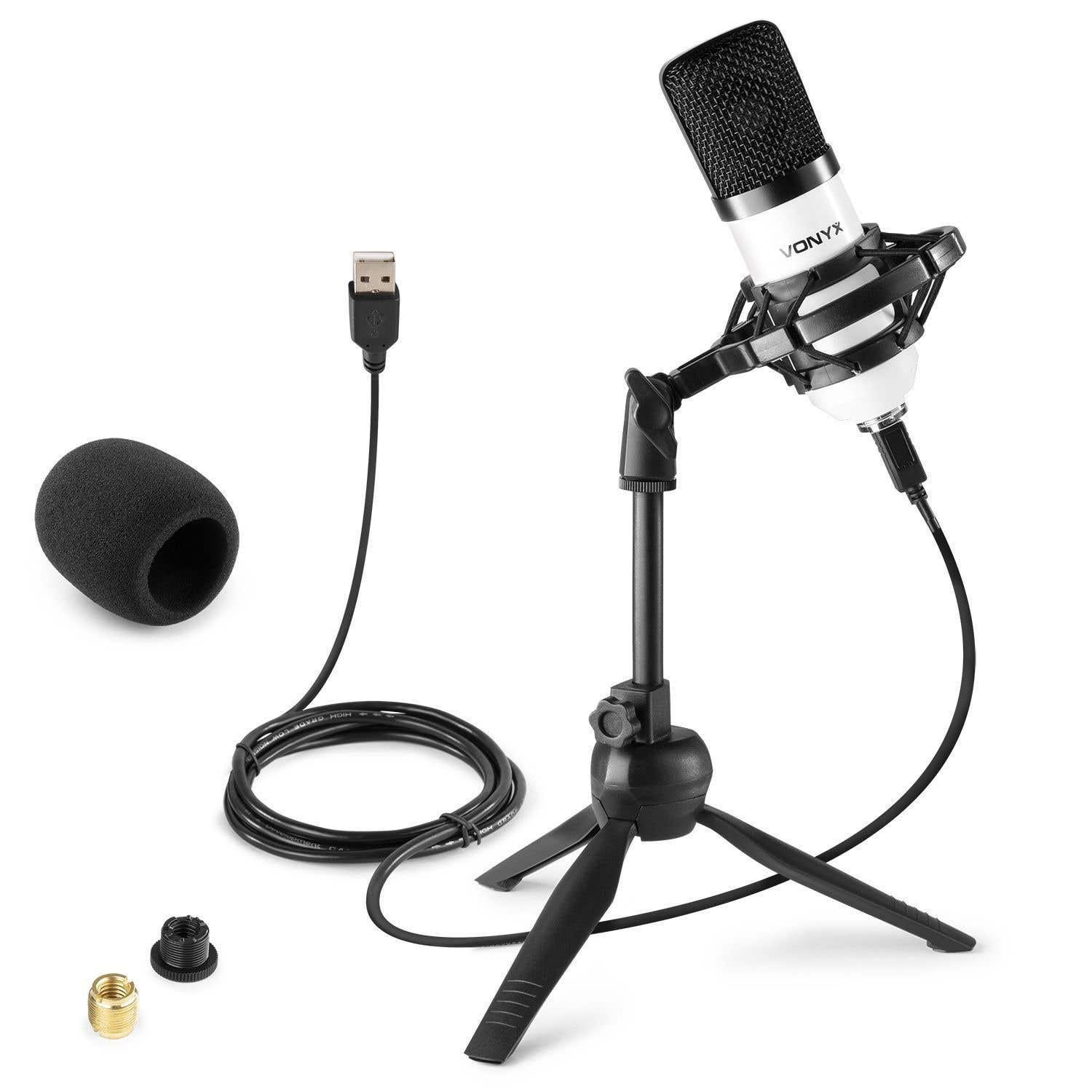 Un micrófono blanco y negro con soporte, cable USB y accesorios. También hay una cubierta de espuma. El fondo es blanco.