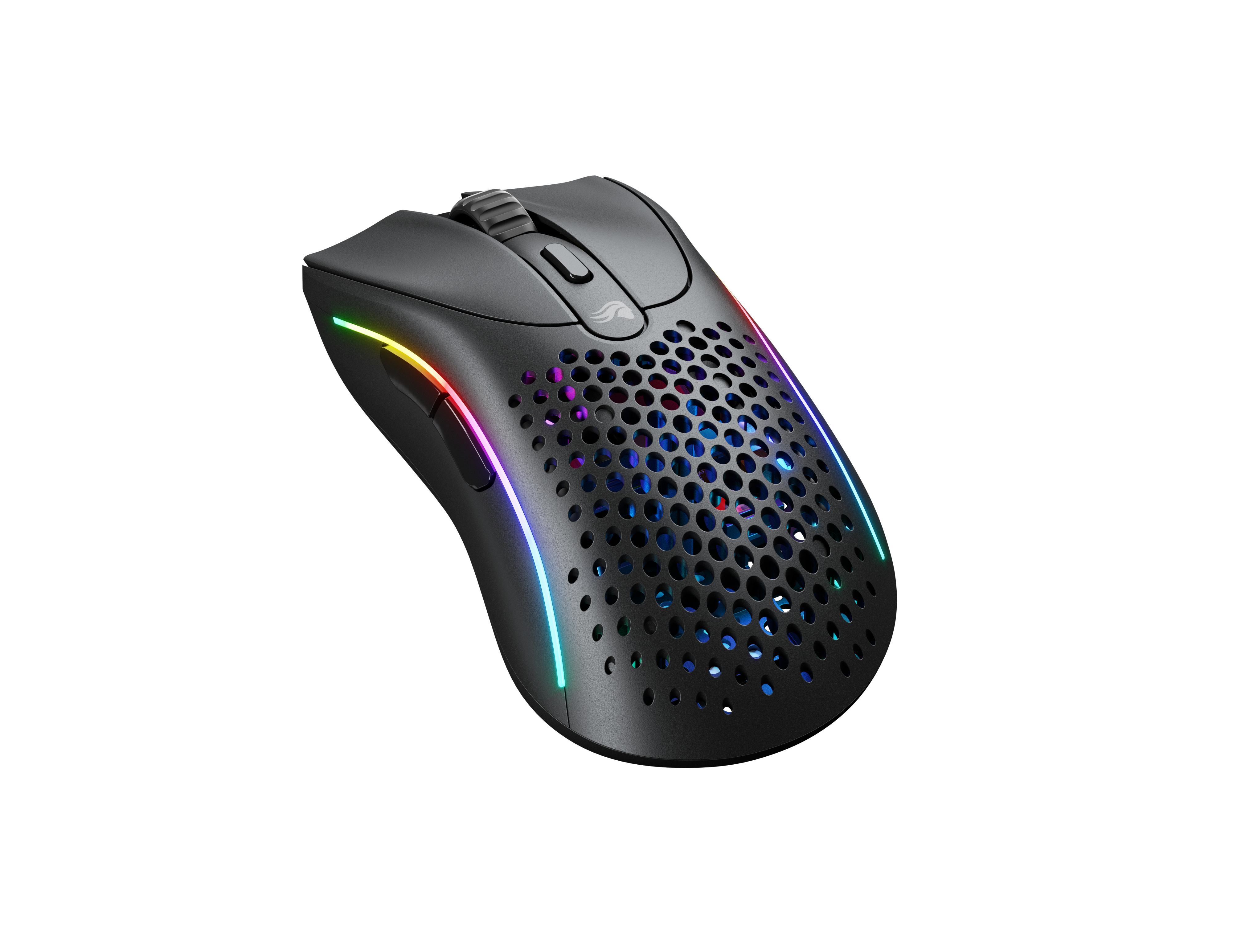 Un mouse da gioco nero con design a nido d'ape, illuminazione RGB e rotella di scorrimento, su sfondo bianco.