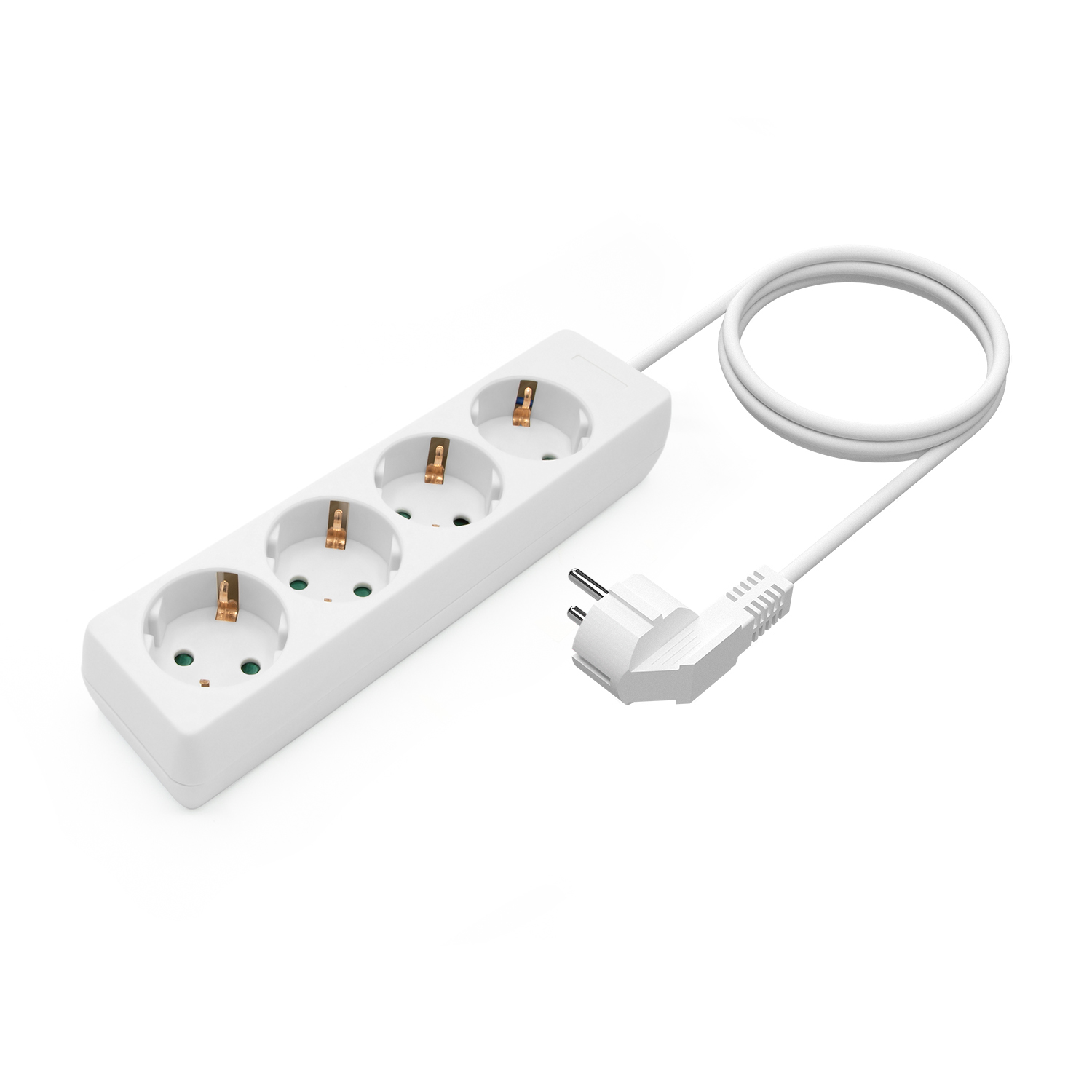 Eine weiße Steckdosenleiste mit drei Steckdosen und einem passenden Stecker auf weißem Hintergrund. Das Kabel ist aufgerollt.