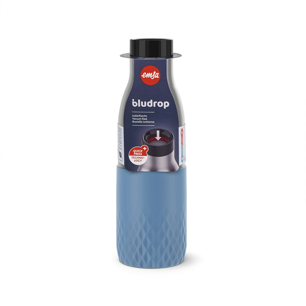 Eine blaue und silberne isolierte Wasserflasche mit schwarzem Deckel. Der Markenname 'bludrop' ist auf dem Etikett zu sehen, mit dem 'emsa' Logo.