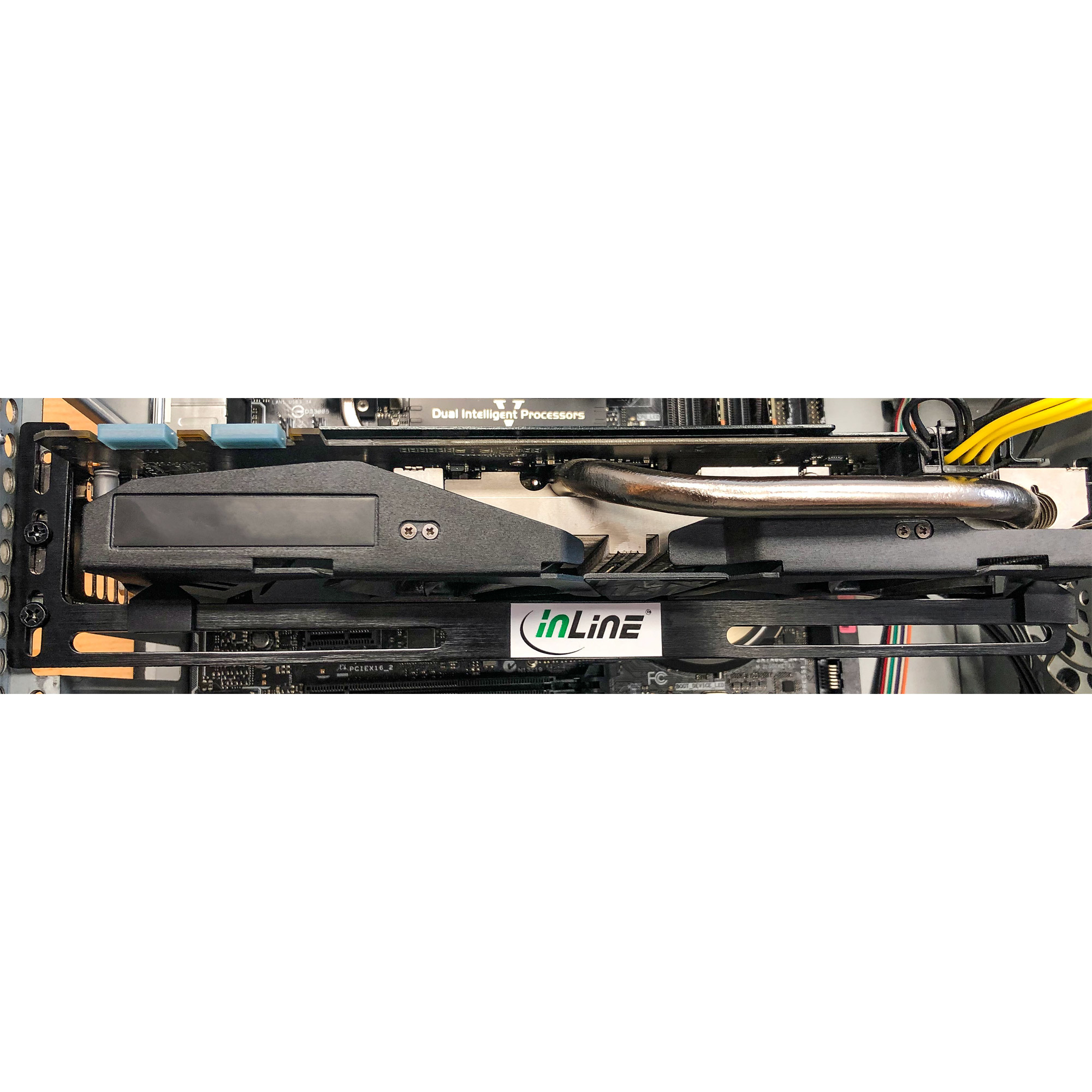 Eine Computer-Grafikkarte wird gezeigt, mit schwarzen und metallischen Komponenten. Das inLine-Logo ist sichtbar.