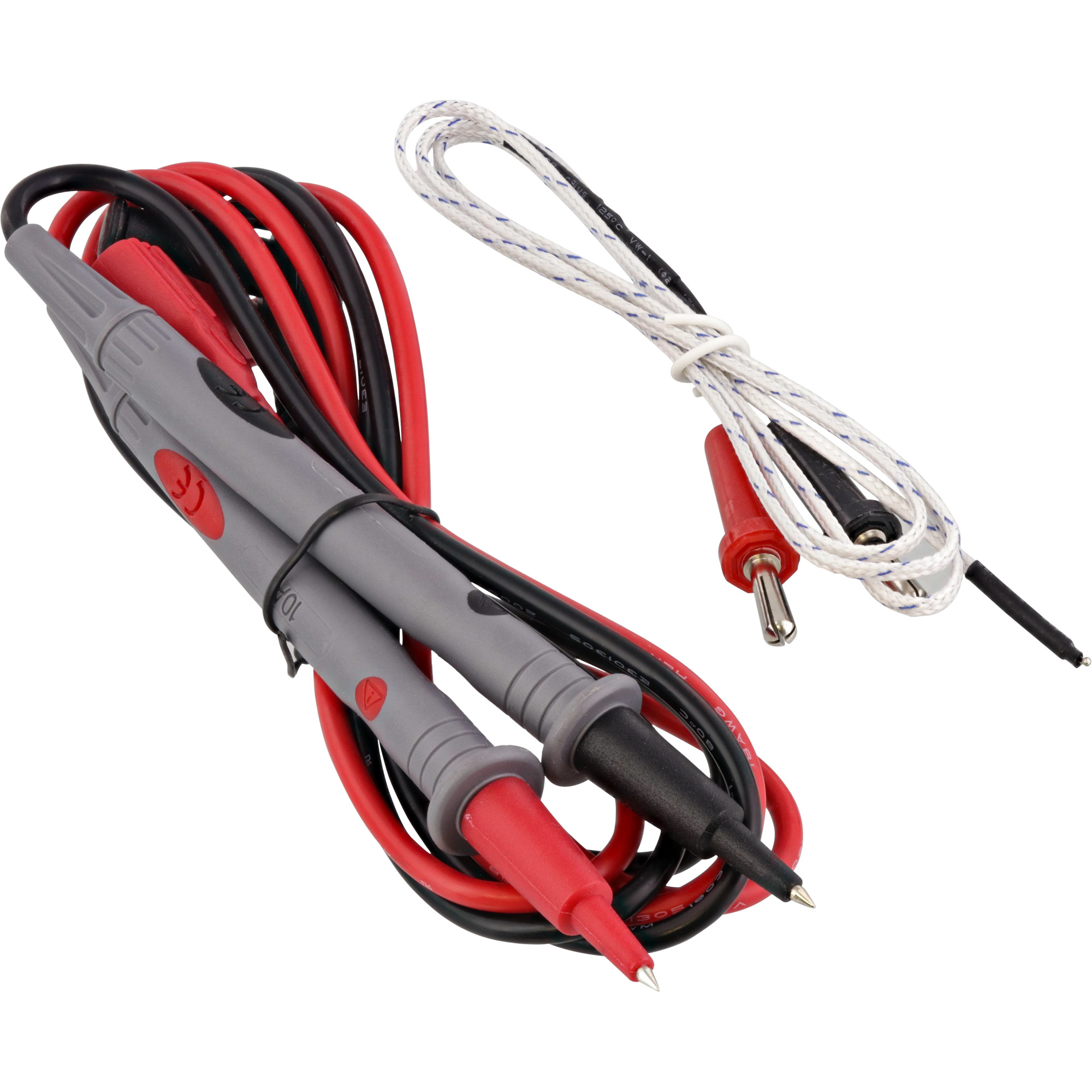Ein Multimeter mit roten, schwarzen und weißen Kabeln. Das Multimeter hat ein graues Gehäuse und rote und schwarze Sonden.