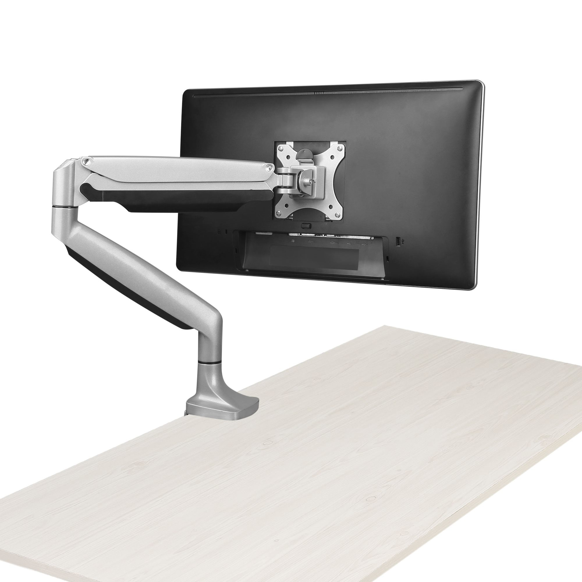 Ein Monitor, der an einem silbernen Arm über einer Holzoberfläche befestigt ist. Der Monitor ist schwarz und der Hintergrund ist weiß.