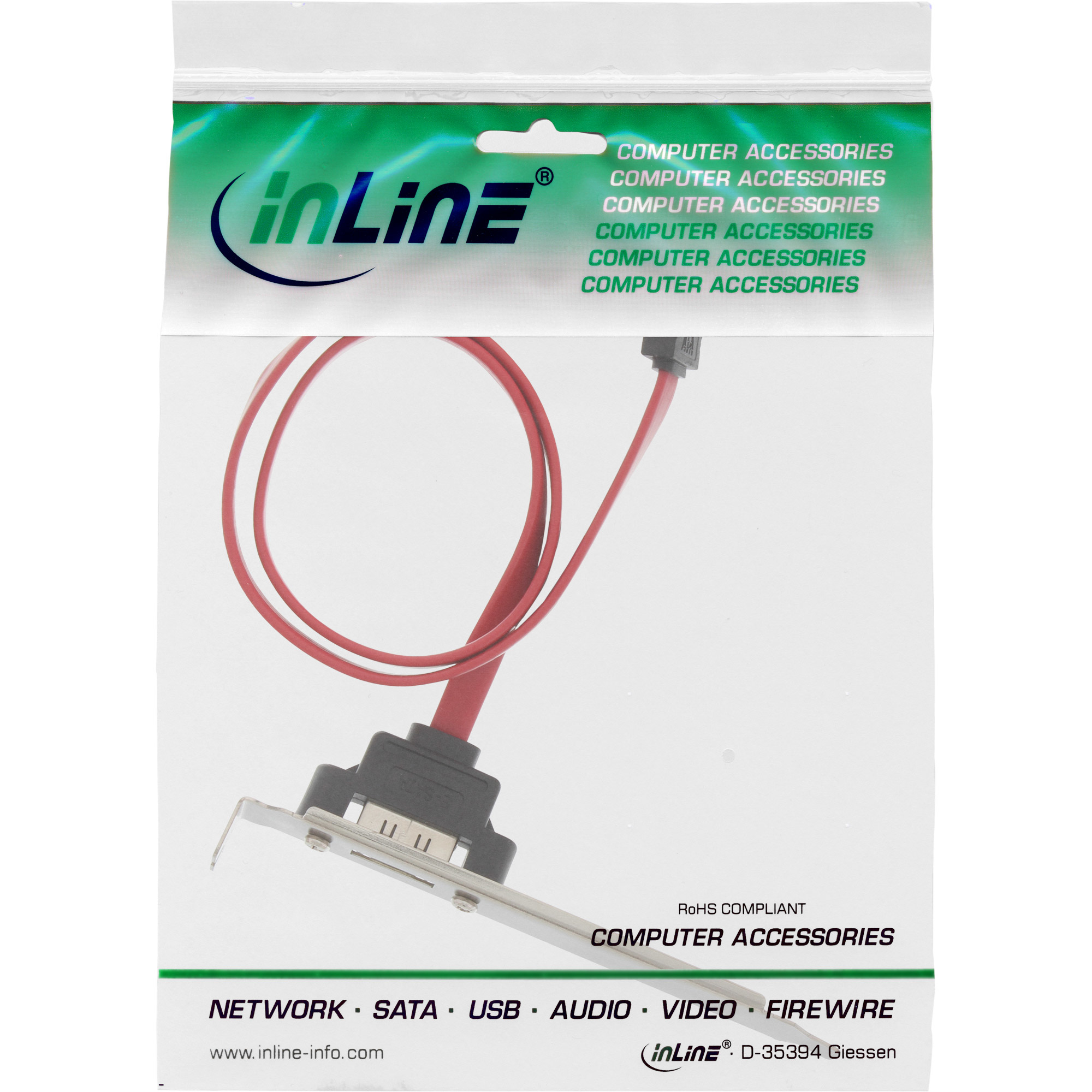 Paket mit Computerzubehör. Rotes Kabel und Anschlüsse. Marke InLine. Weißer Hintergrund.