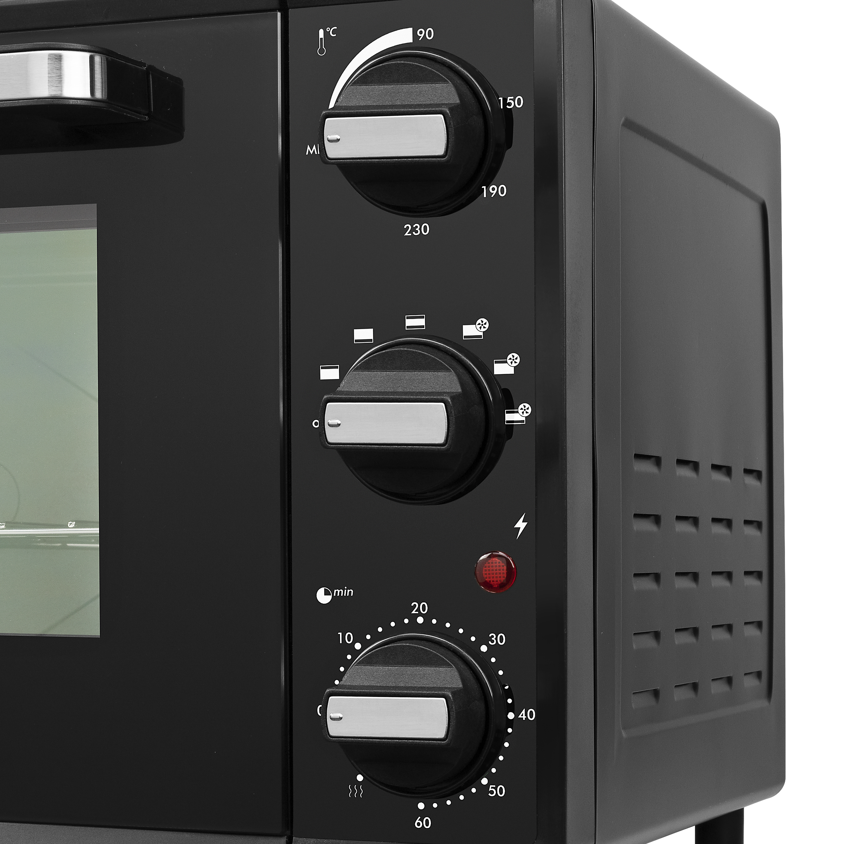Panel de control de horno negro con perillas, dial de temperatura y temporizador. Una luz roja indica el funcionamiento.