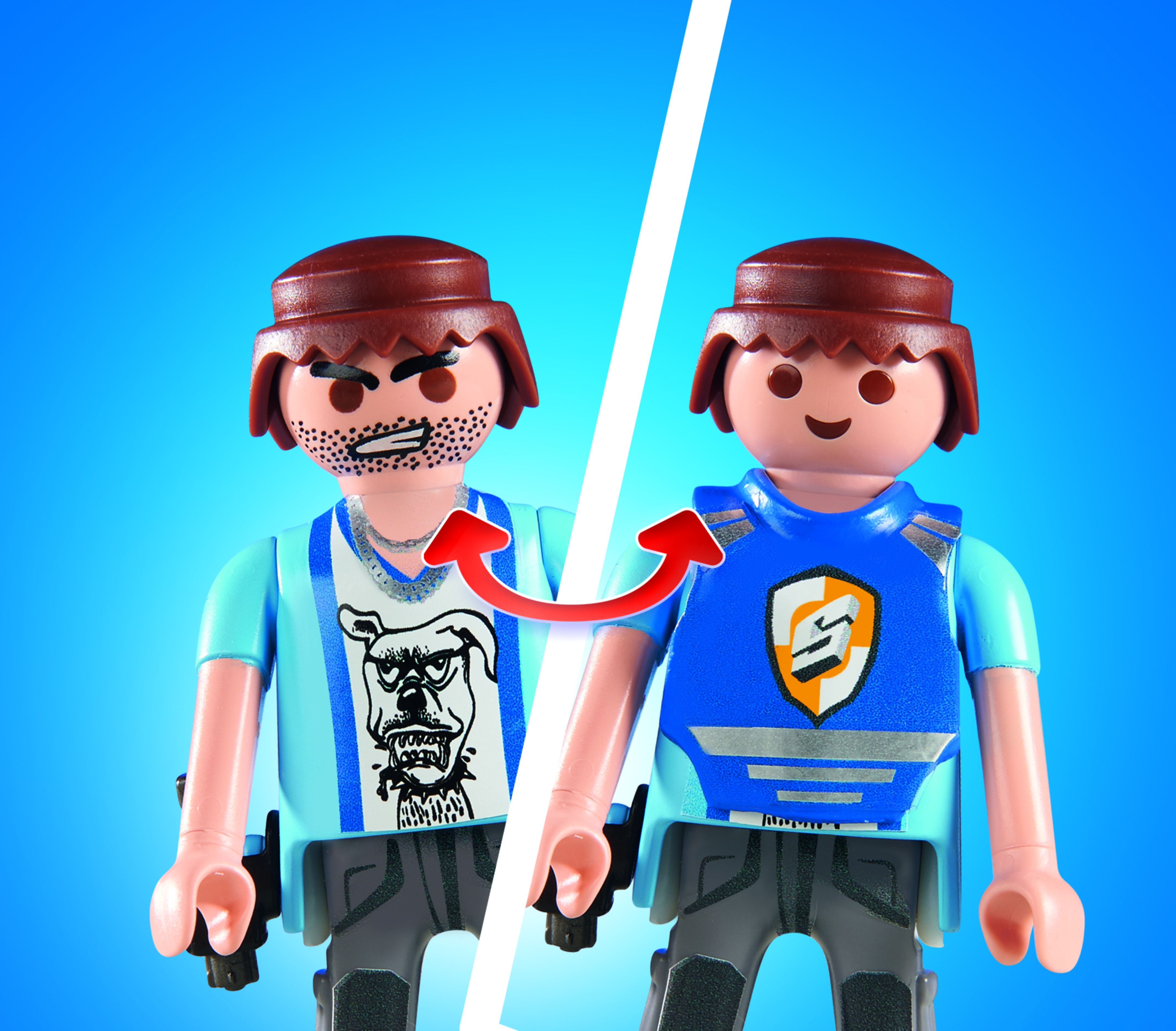 L'immagine mostra un personaggio Playmobil che si trasforma. Un lato è un cattivo, l'altro un agente di polizia. La freccia rossa indica il cambiamento.