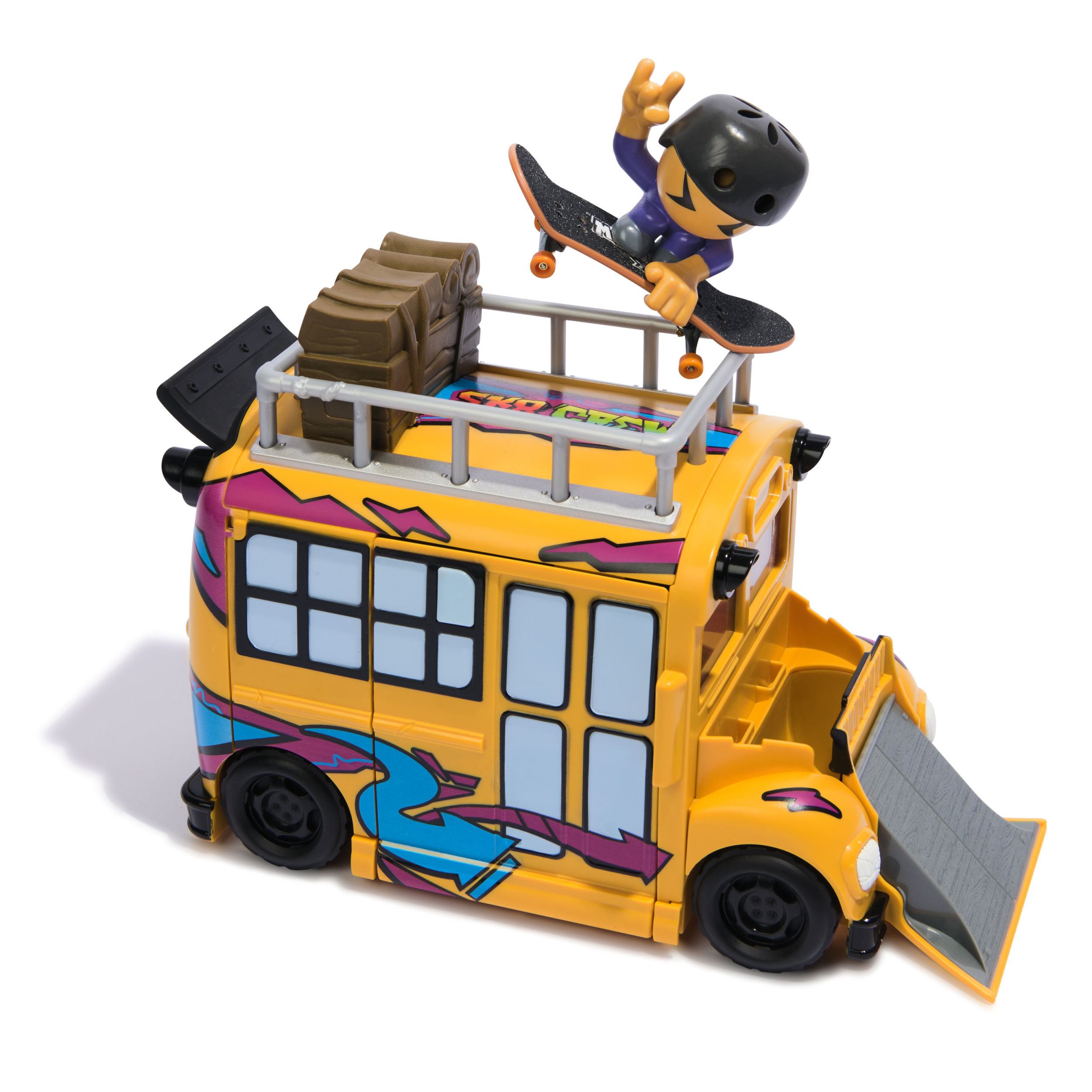 Ein gelber Spielzeugbus mit einem Skateboarder oben drauf. Der Bus hat Graffiti und eine Rampe. Der Skateboarder macht einen Trick.
