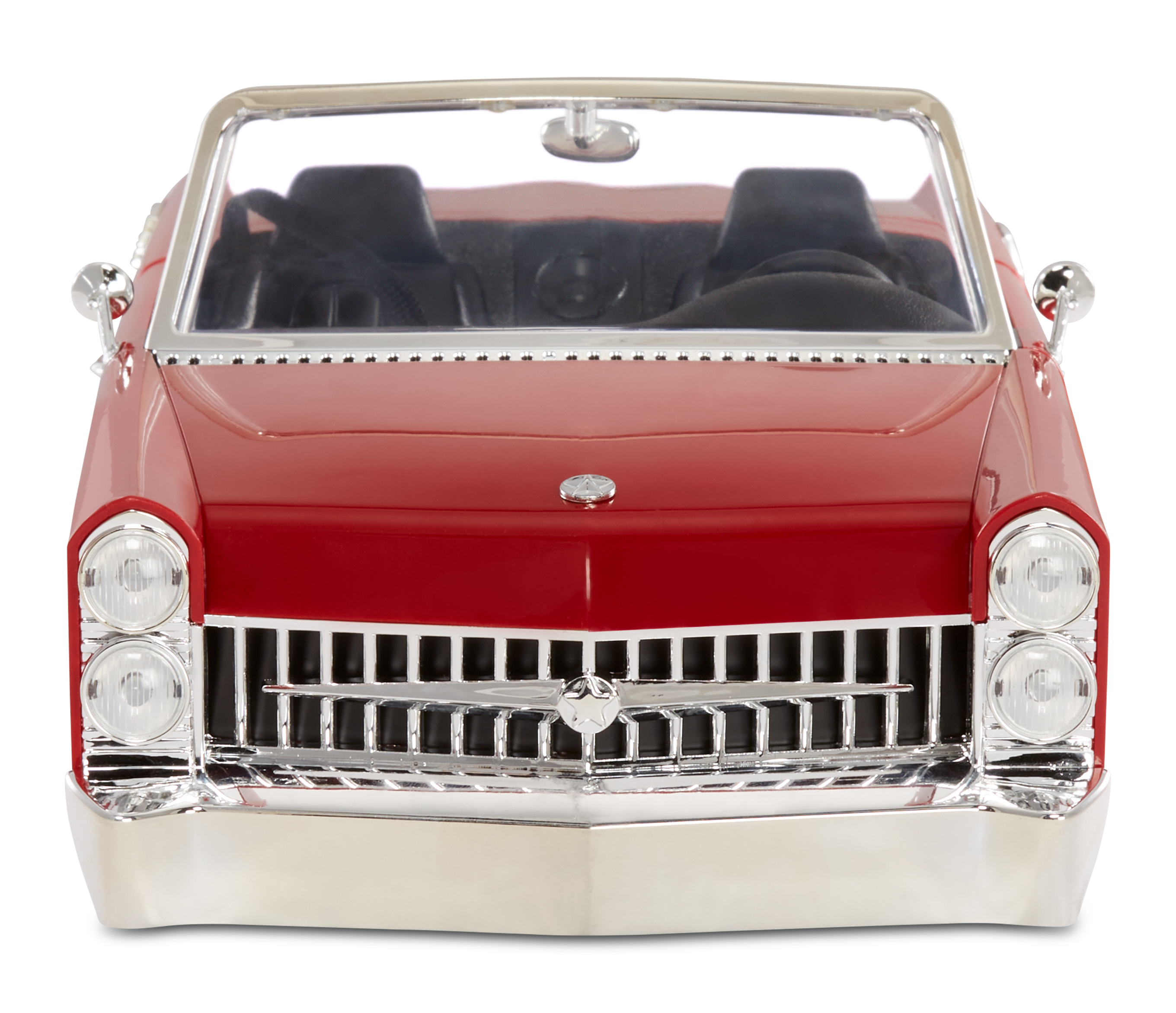 Czerwony zabawkowy samochód typu kabriolet. Posiada chromowany grill i zderzaki. Samochód jest na białym tle.