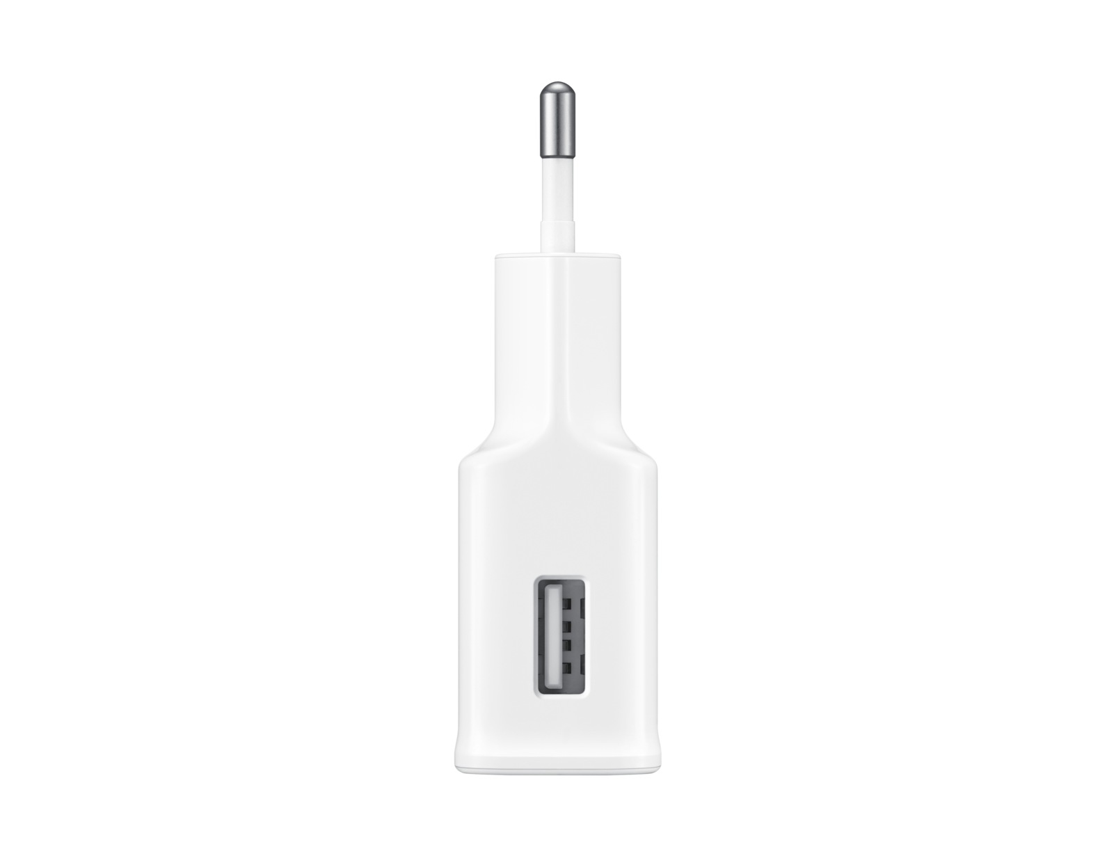 Un caricatore USB bianco con punta argentata e porta USB. È su sfondo bianco.