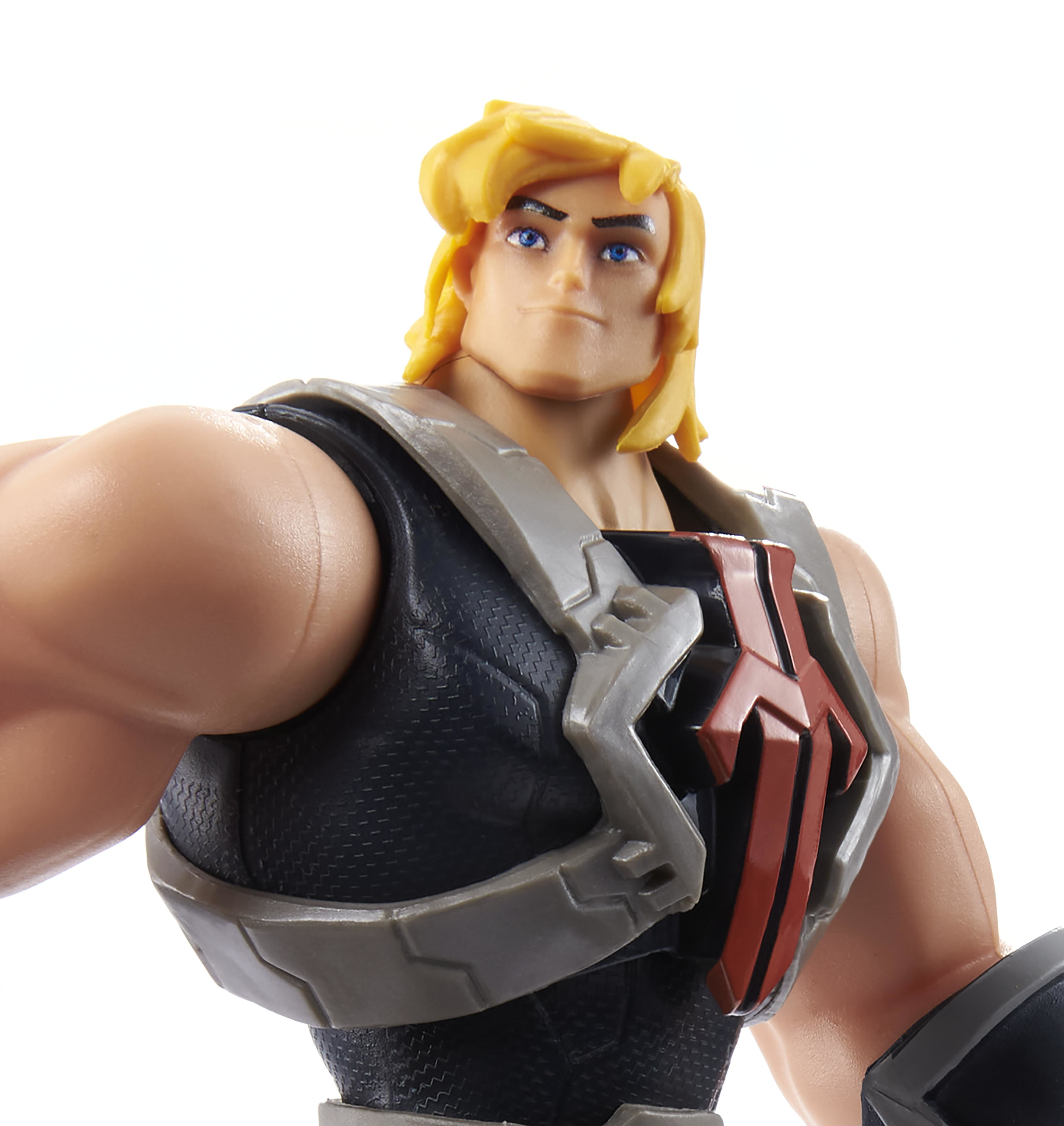 Figura de acción de He-Man. Cabello rubio, ojos azules y cuerpo musculoso, con una camiseta negra y armadura.