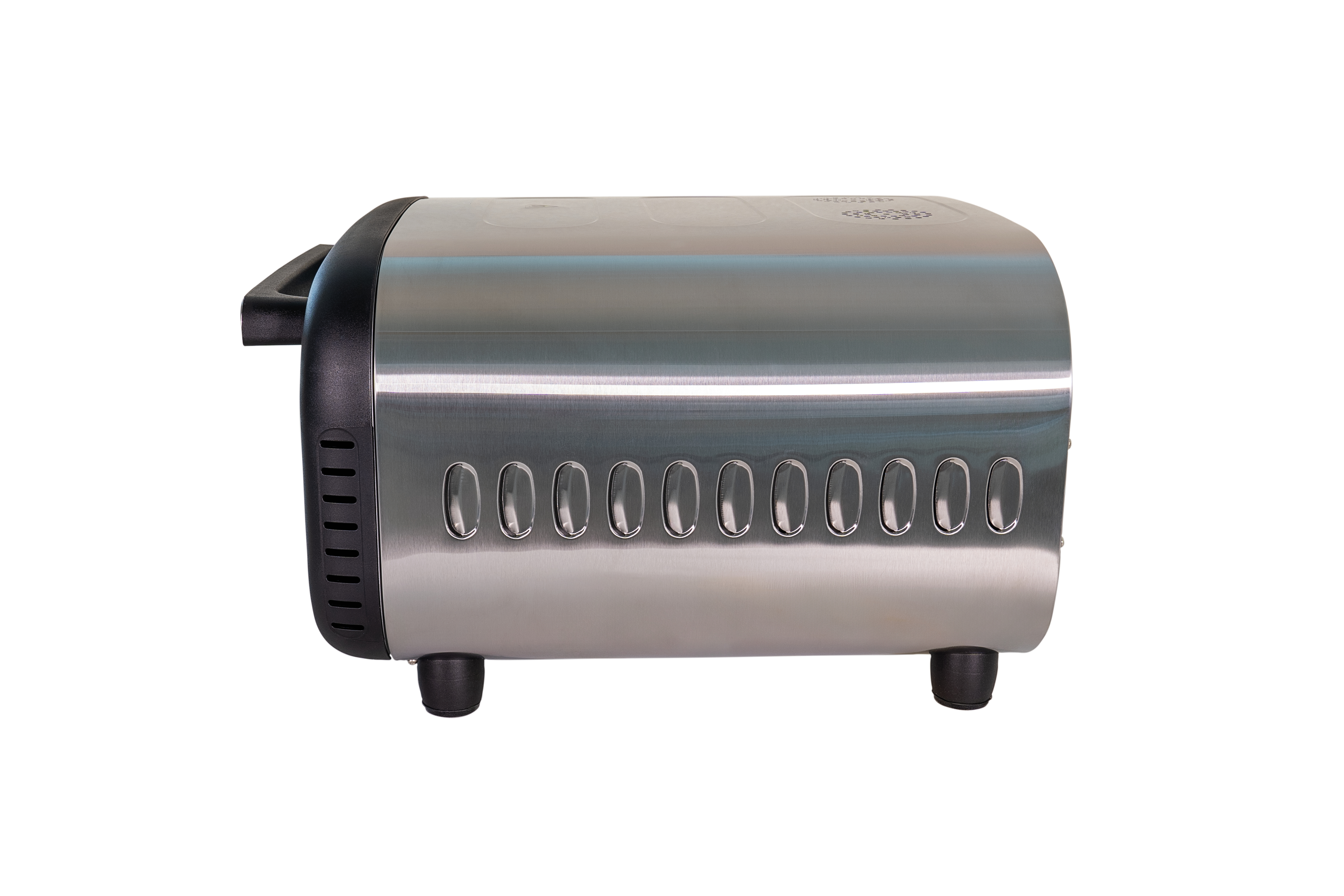 Un tostapane metallico su sfondo bianco. Ha una maniglia e piedini neri e fori di ventilazione multipli.