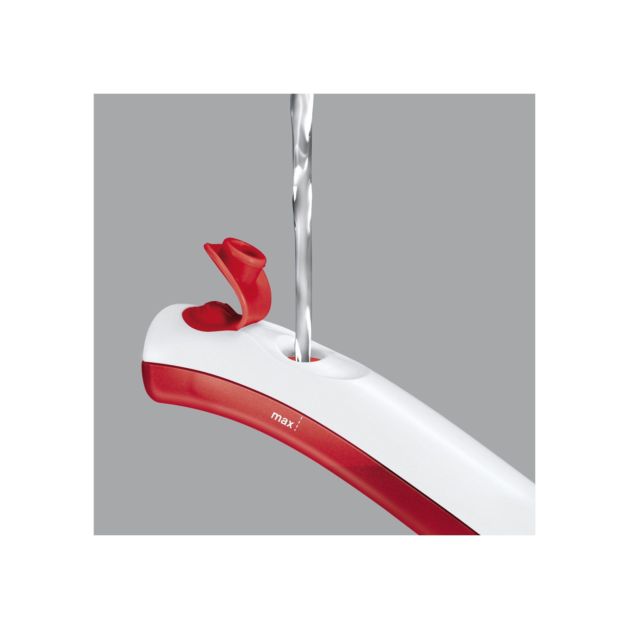 Un dispositivo bianco e rosso con acqua che vi si versa dentro. Il dispositivo ha un tappo rosso aperto. Sfondo grigio.