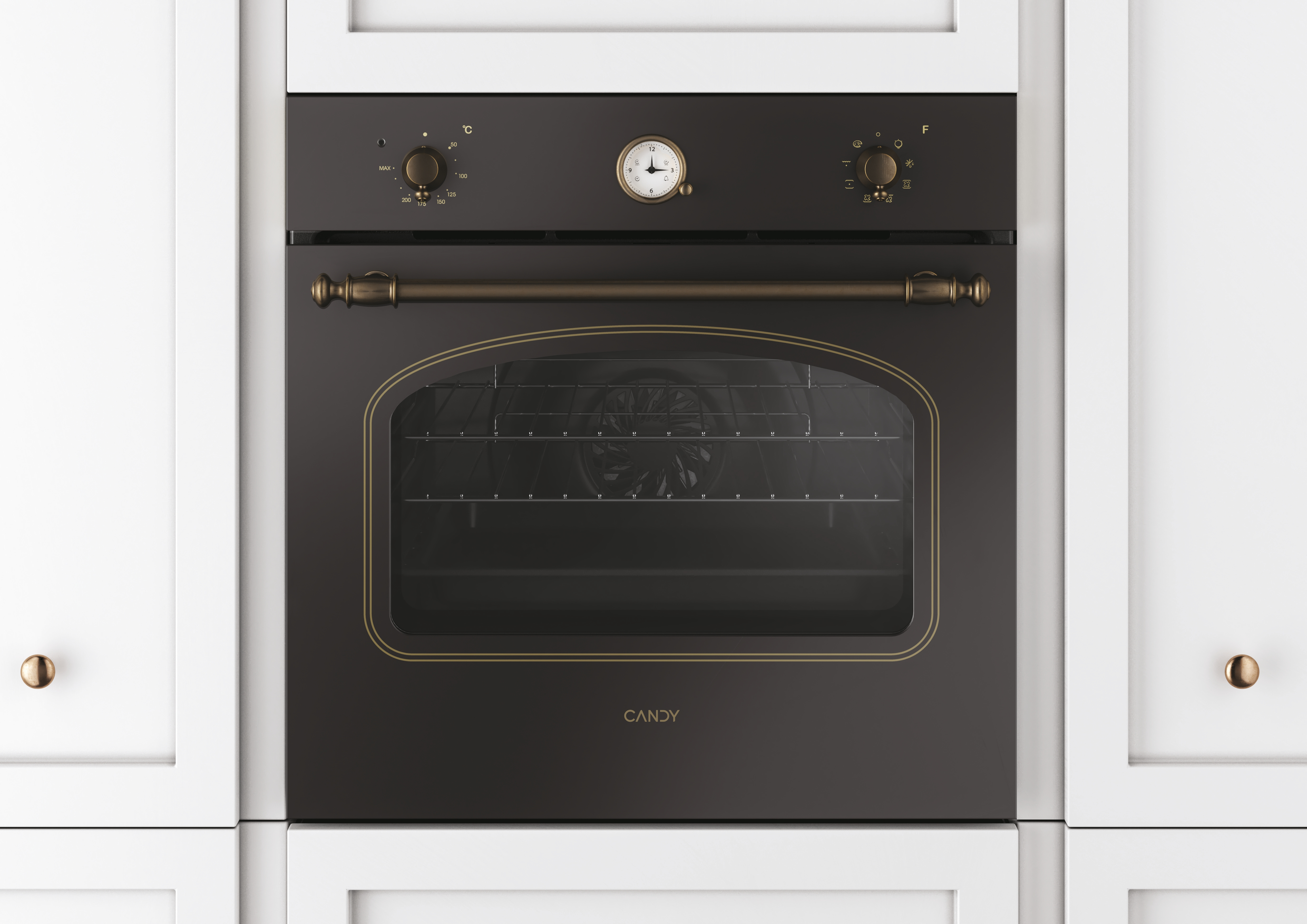 Un forno marrone scuro con accenti dorati, incastonato in mobili bianchi. Ha manopole, una maniglia e un orologio.