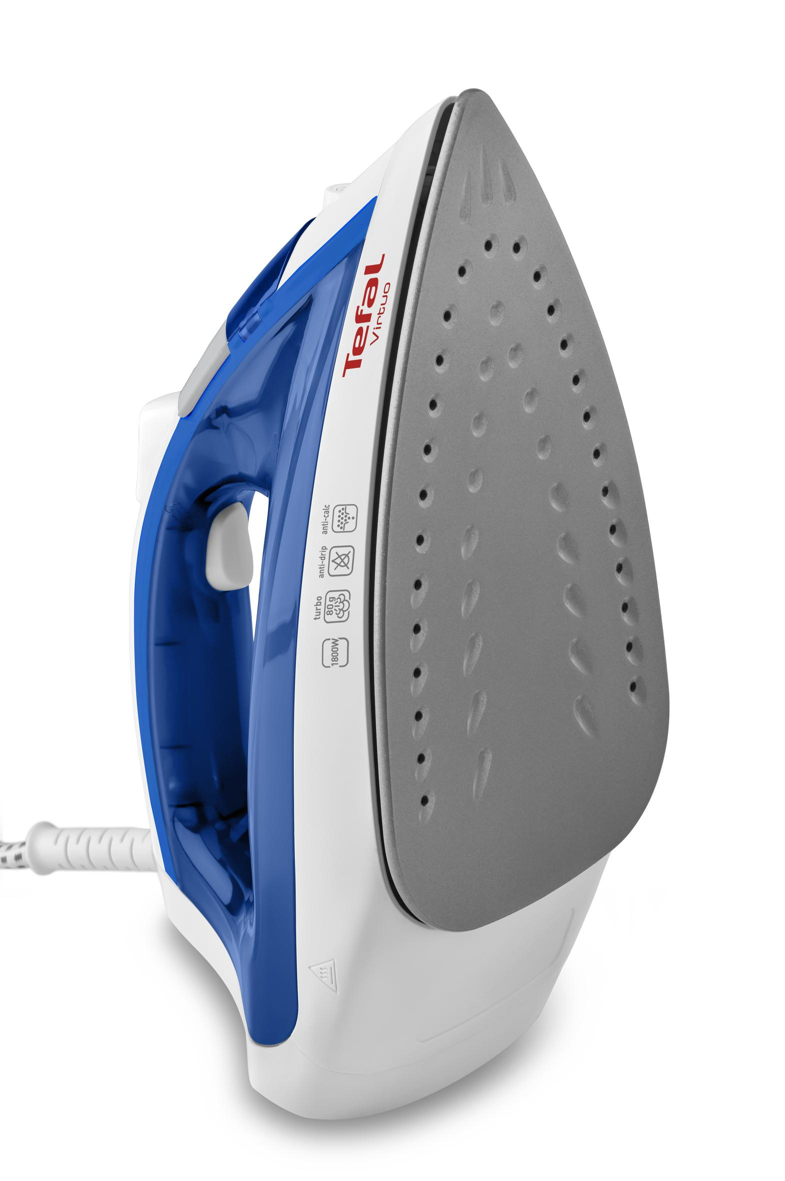 Biało-niebieskie żelazko Tefal Virtuo. Żelazko ma szarą stopę i niebieski uchwyt. Dołączony jest przewód zasilający.